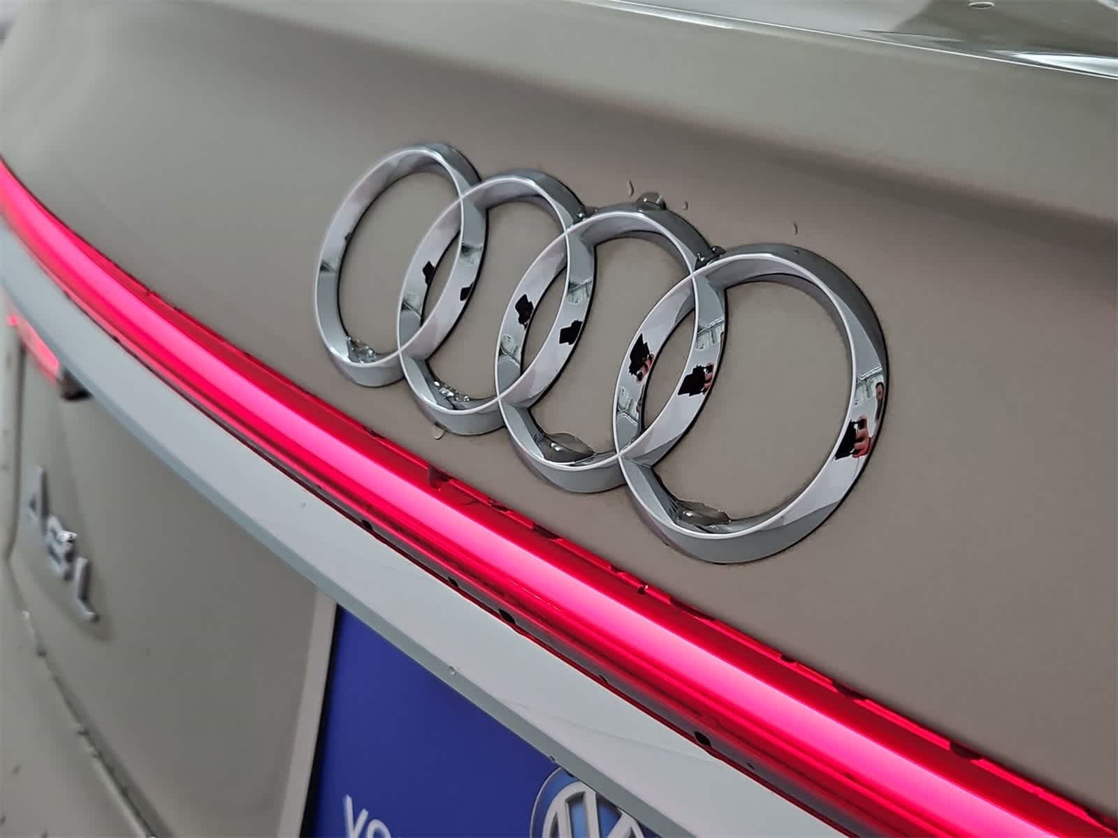 Thumbnail: 2020 Audi A8 - 11