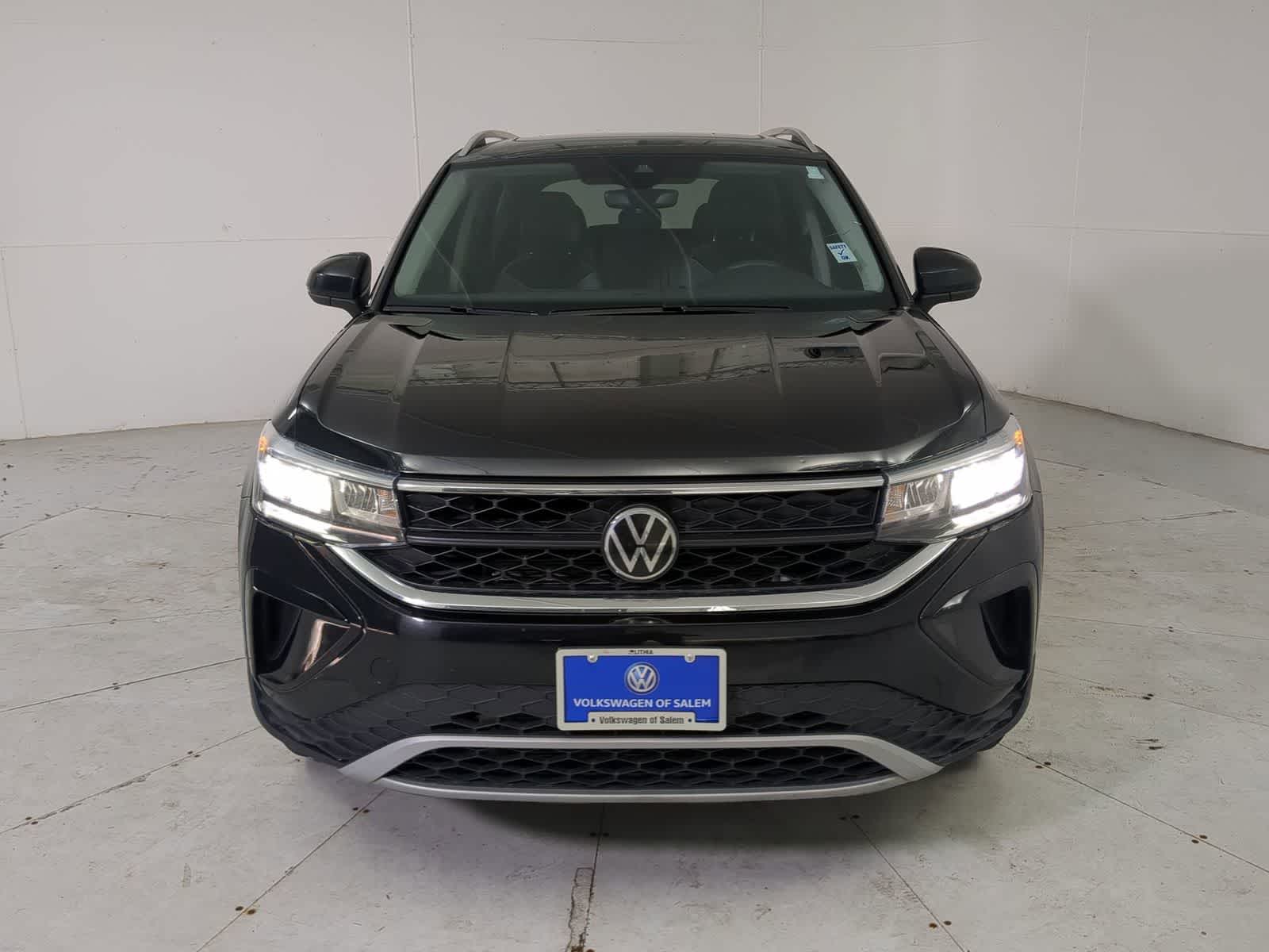 Thumbnail: 2023 Volkswagen Taos - 9