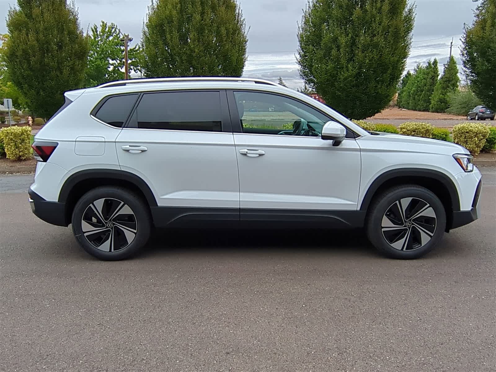 Thumbnail: 2025 Volkswagen Taos - 7