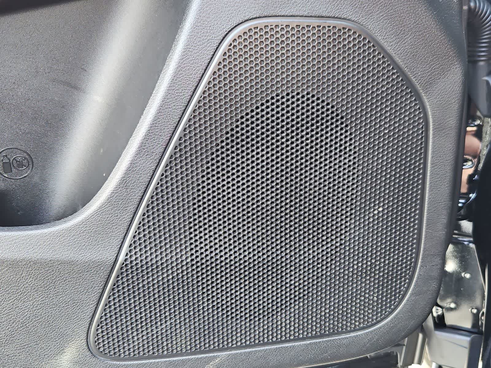 Thumbnail: 2019 Jeep Cherokee - 29