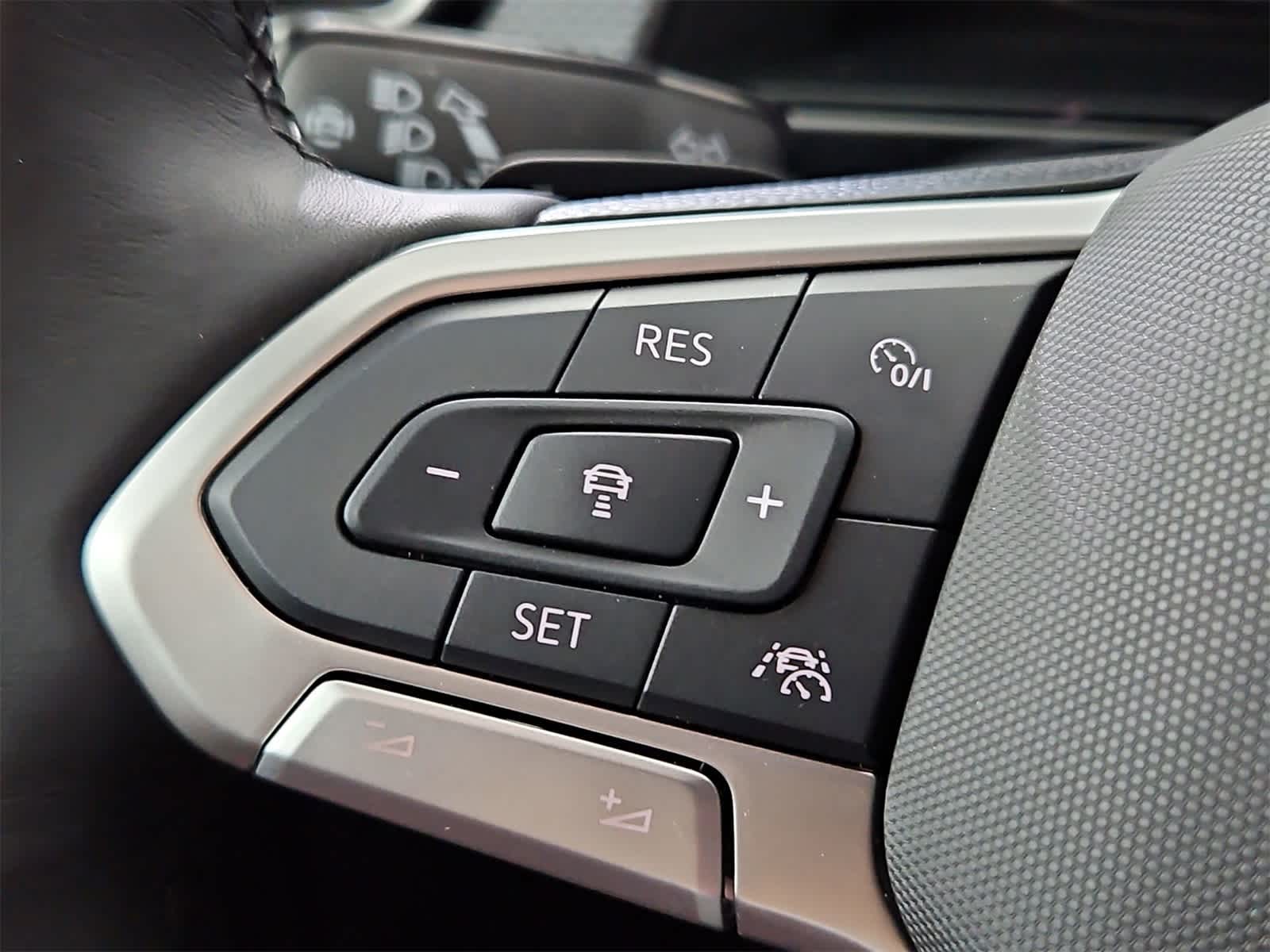 Thumbnail: 2025 Volkswagen Atlas - 25