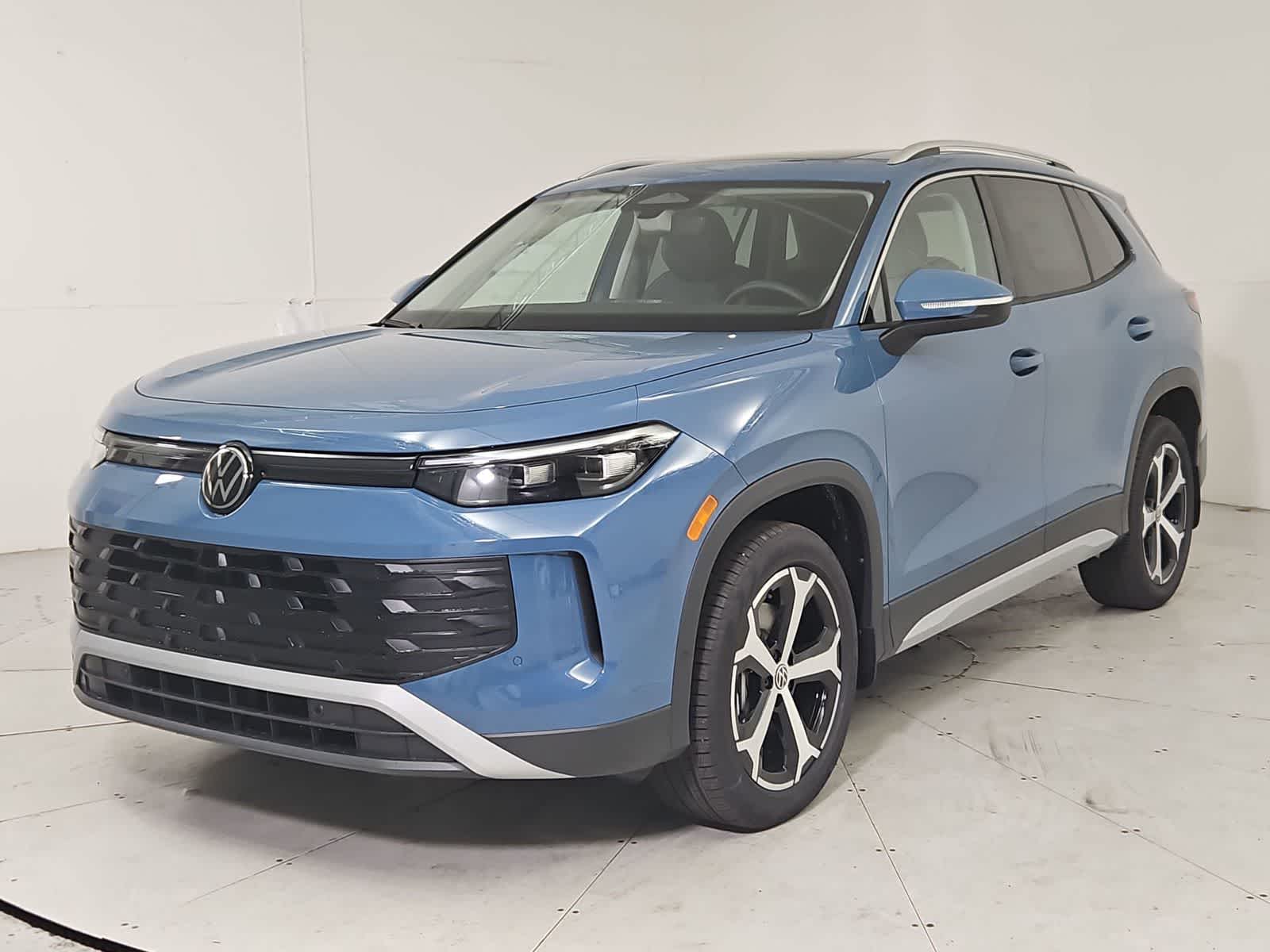 Thumbnail: 2026 Volkswagen Tiguan - 1