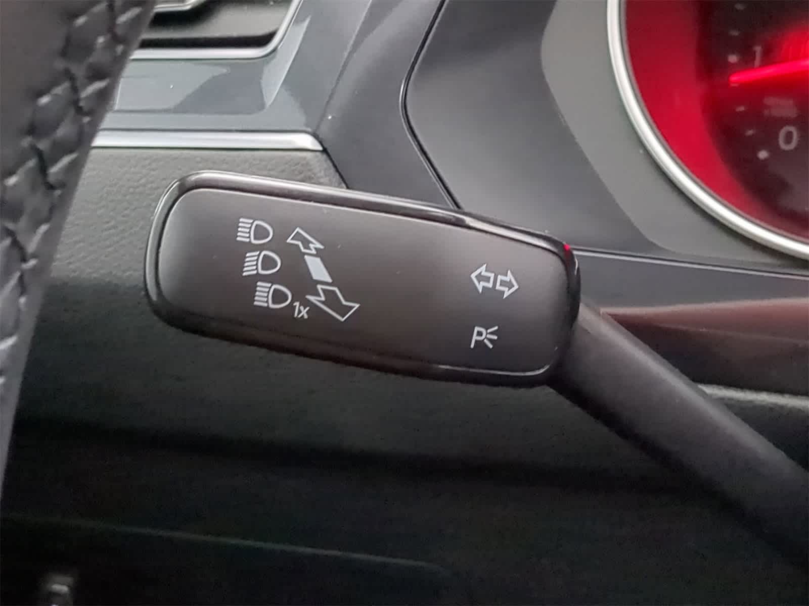 Thumbnail: 2020 Volkswagen Tiguan - 25