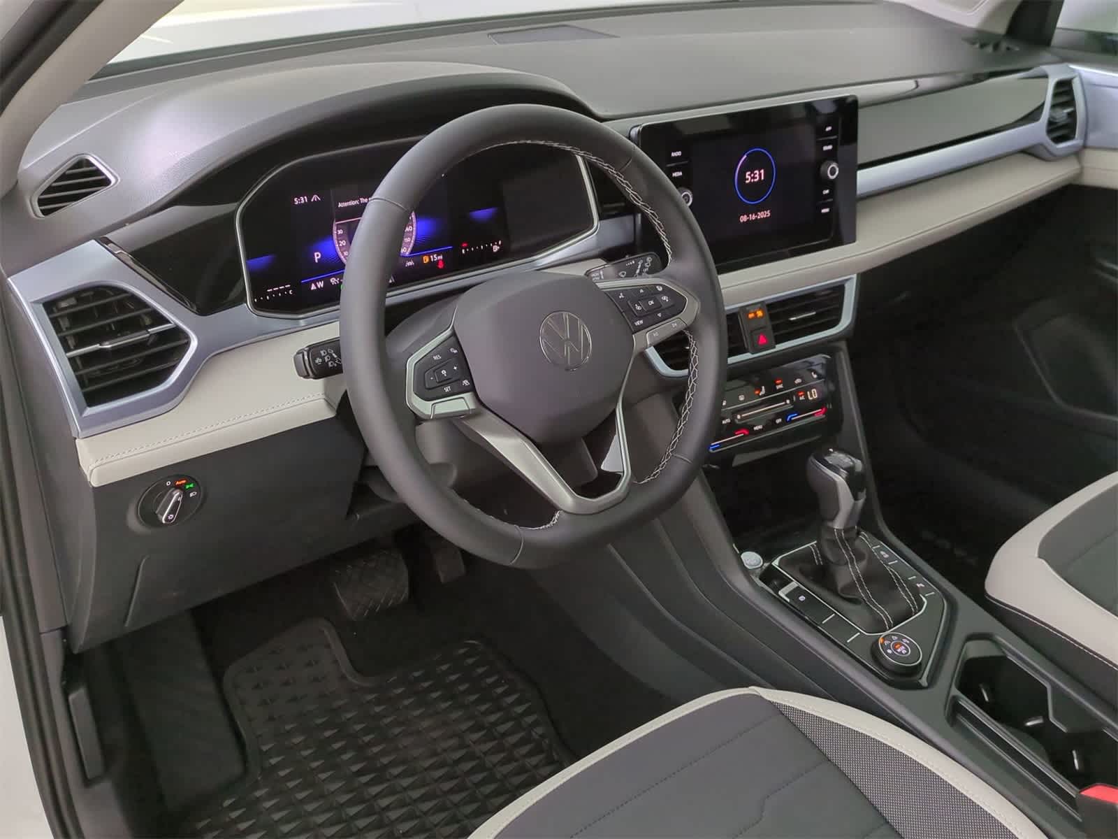 Thumbnail: 2025 Volkswagen Taos - 2