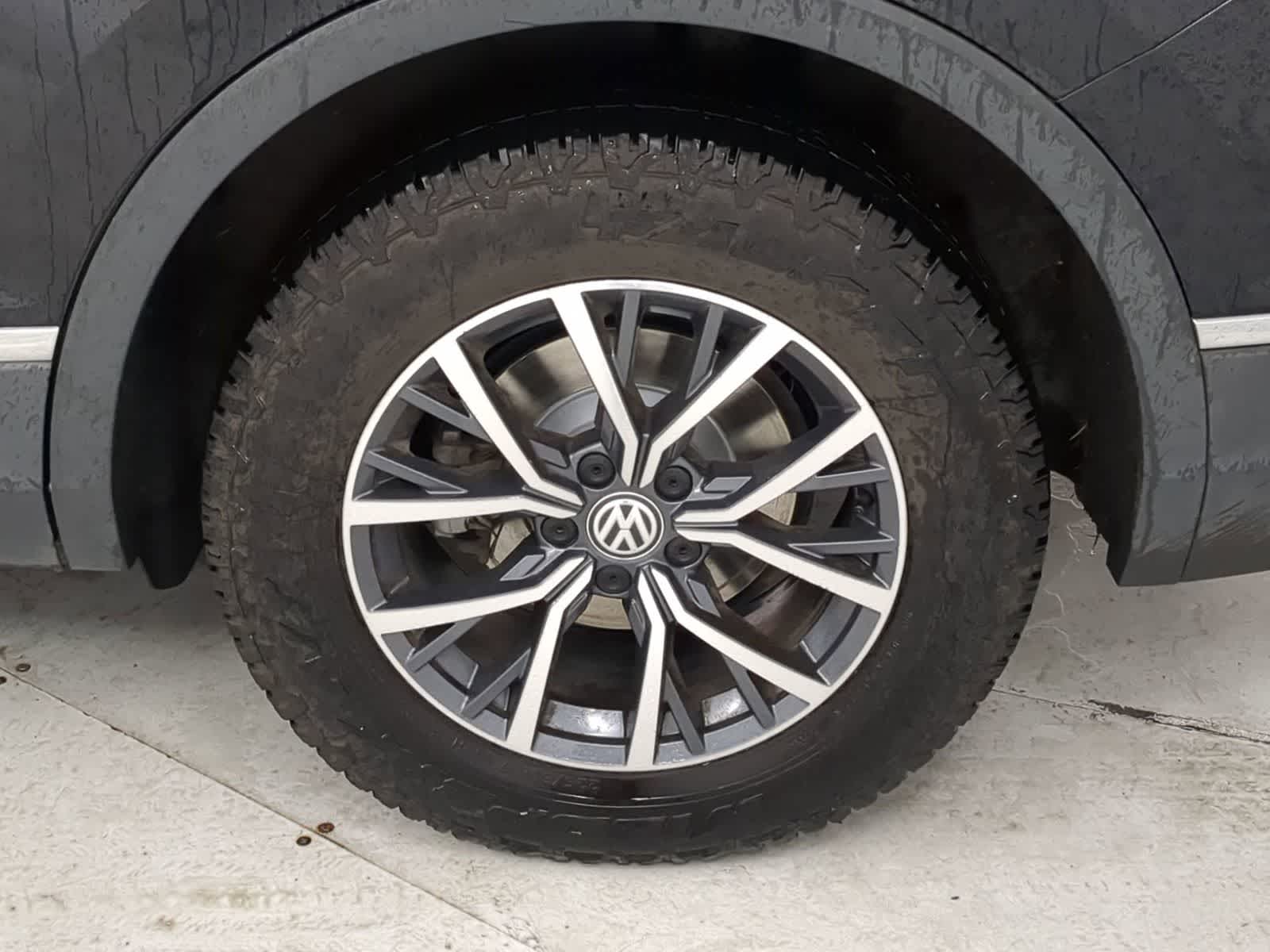 Thumbnail: 2020 Volkswagen Tiguan - 12