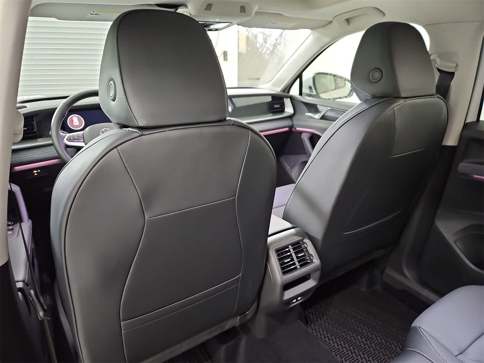 Thumbnail: 2025 Volkswagen Tiguan - 18