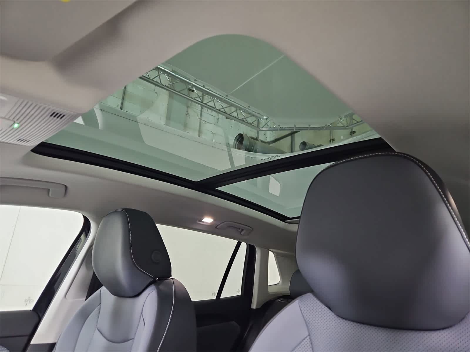 Thumbnail: 2025 Volkswagen Tiguan - 19