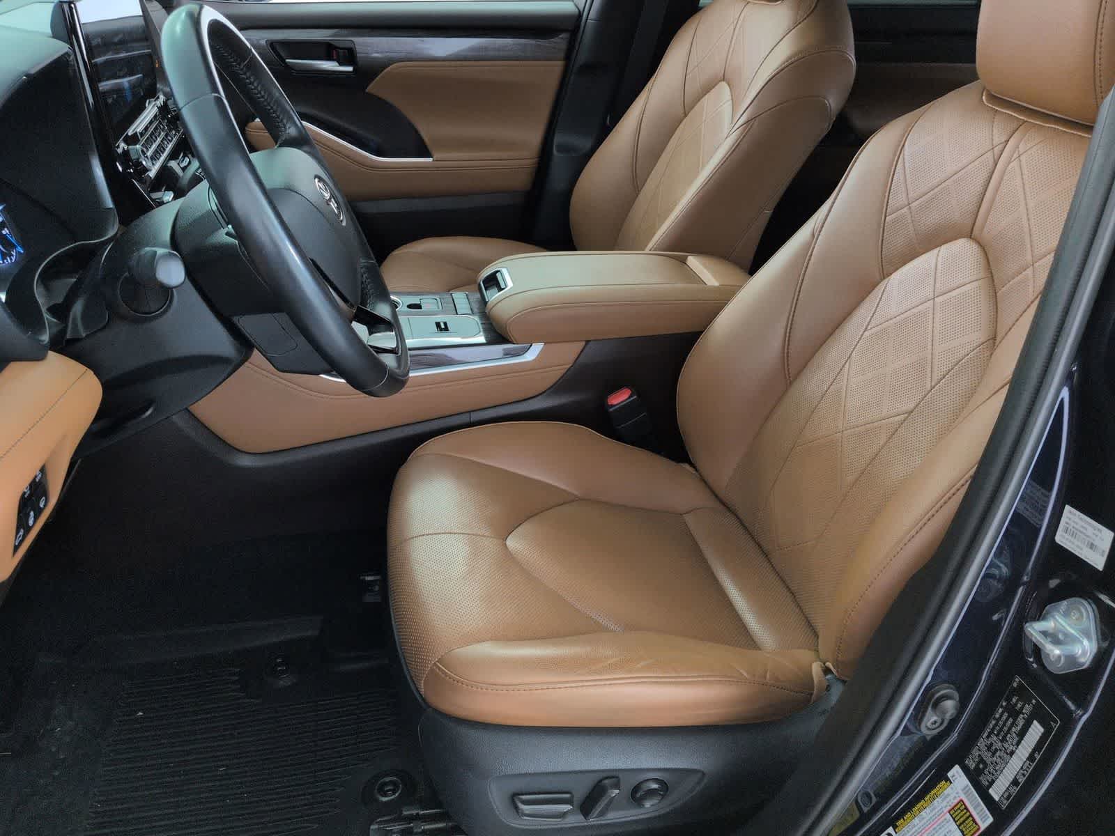 Thumbnail: 2021 Toyota Highlander - 16