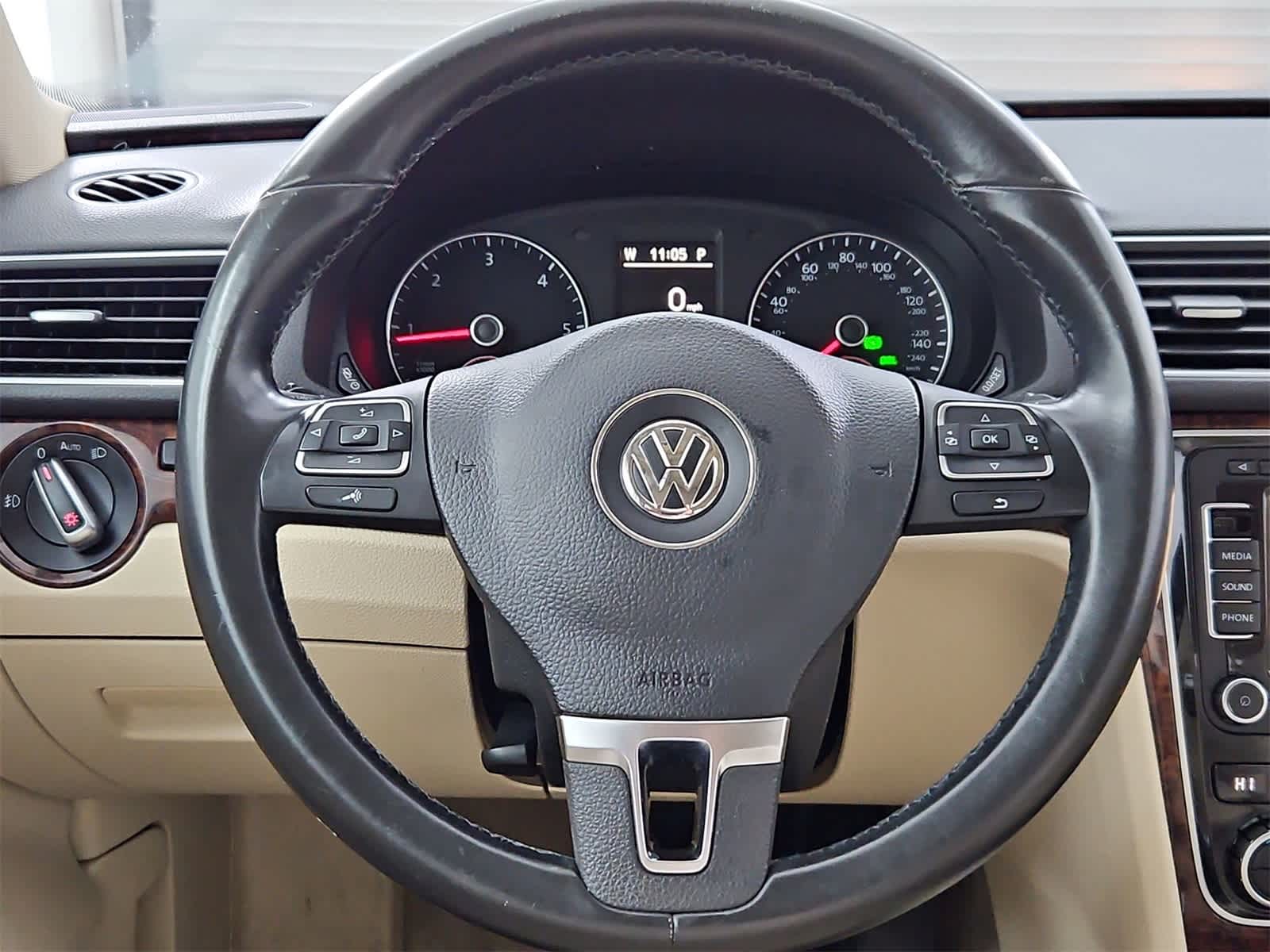 Thumbnail: 2013 Volkswagen Passat - 24