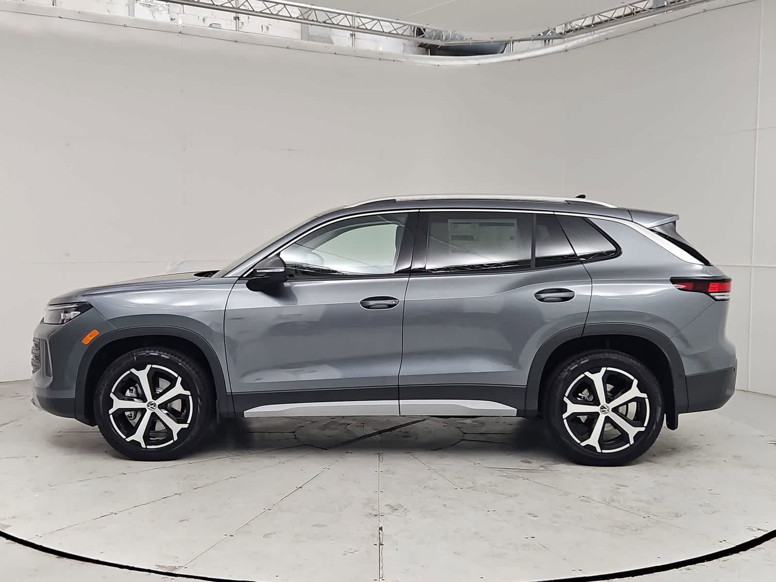 Thumbnail: 2026 Volkswagen Tiguan - 3