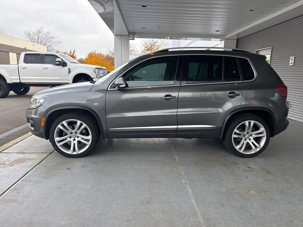 Used 2016 Volkswagen Tiguan 2.0T SEL Automatic with 4MOTION SUV