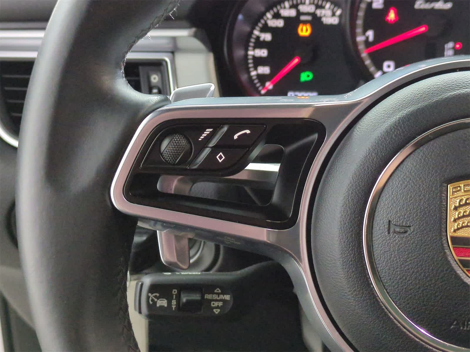 Thumbnail: 2015 Porsche Macan - 24