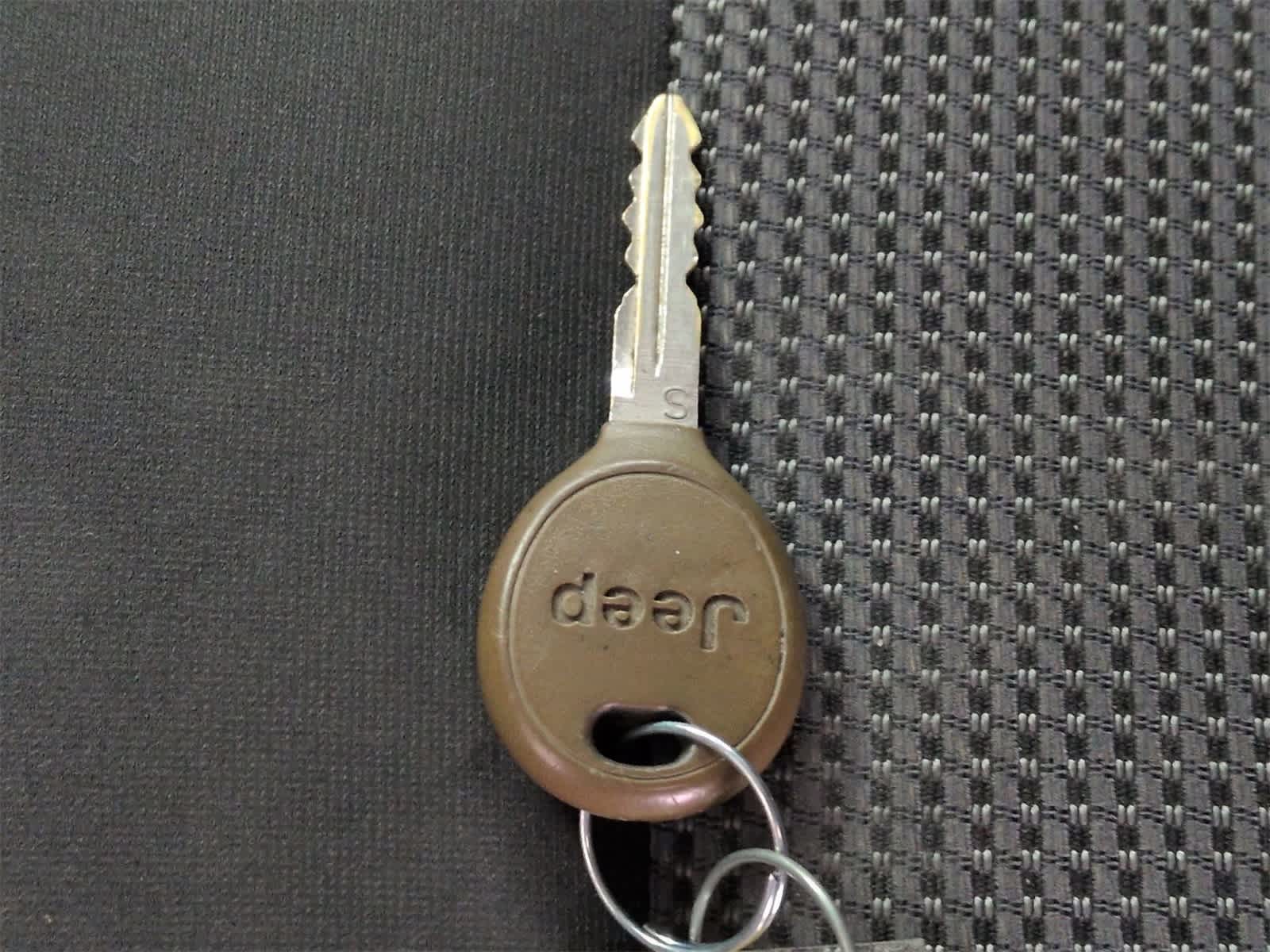 Thumbnail: 2016 Jeep Patriot - 31