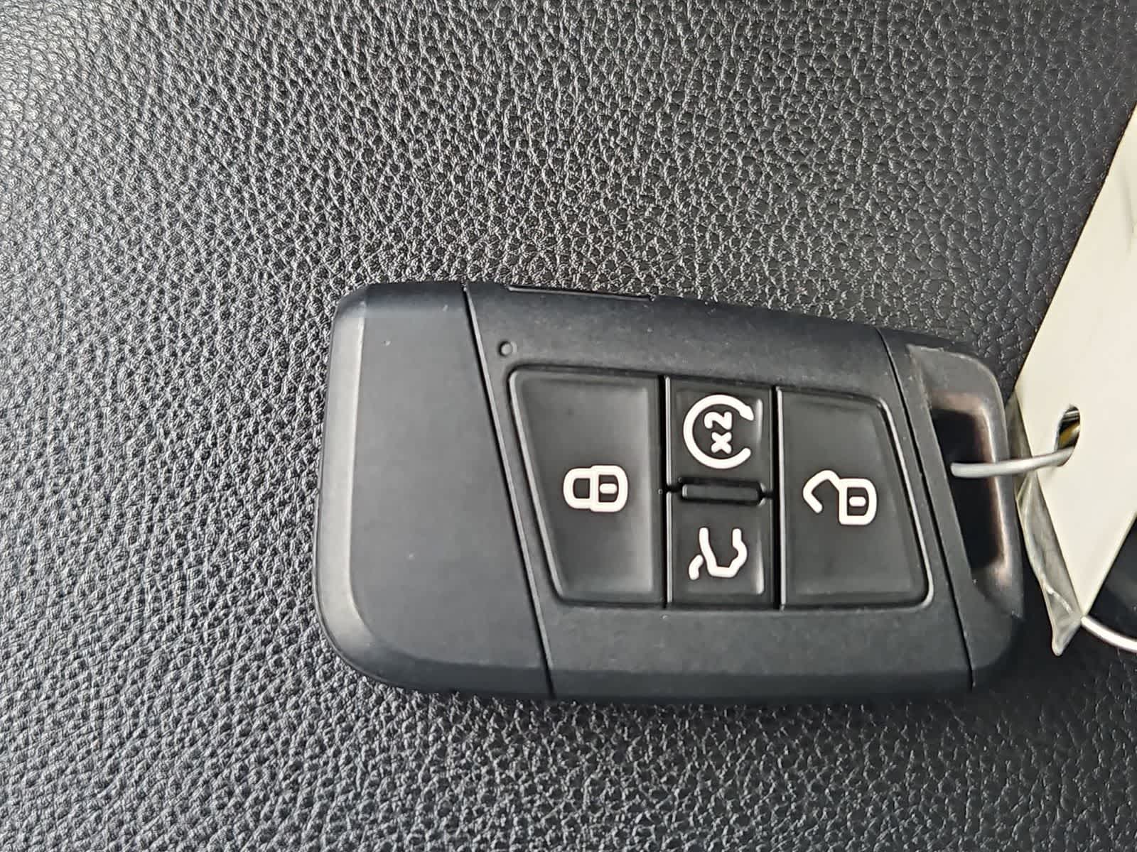 Thumbnail: 2023 Volkswagen Jetta - 34