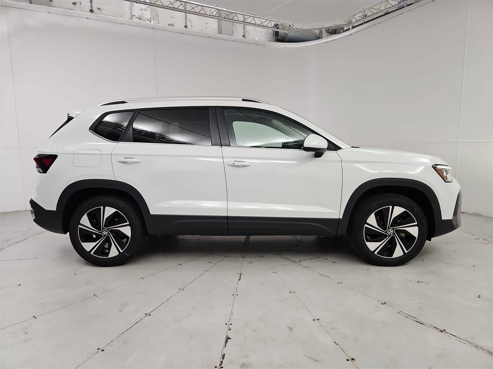 Thumbnail: 2025 Volkswagen Taos - 7