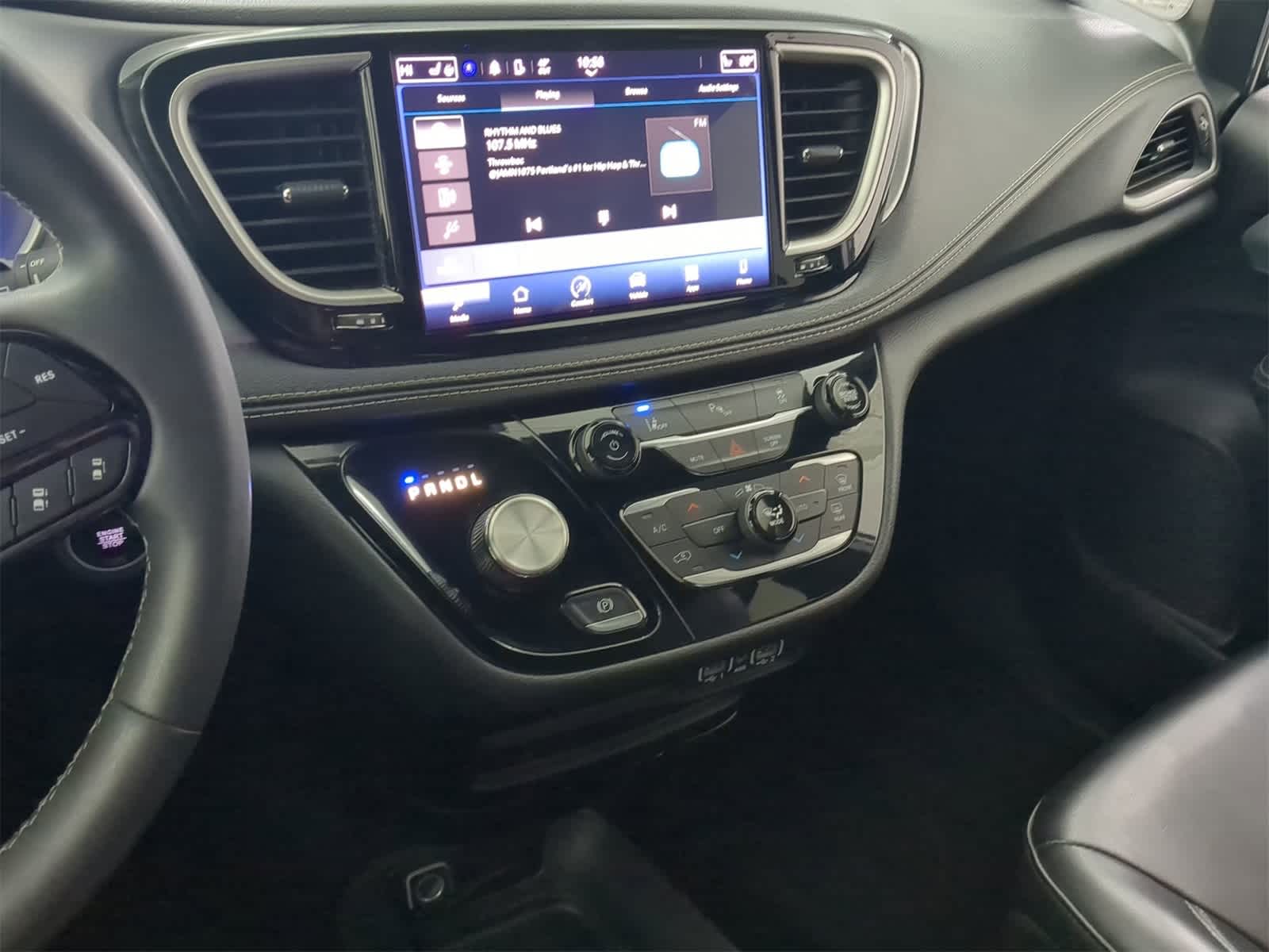 Thumbnail: 2023 Chrysler Pacifica - 26