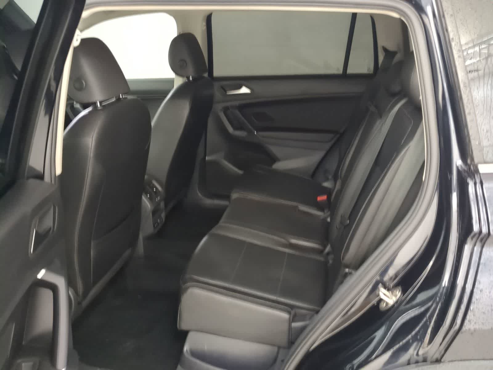 Thumbnail: 2020 Volkswagen Tiguan - 18