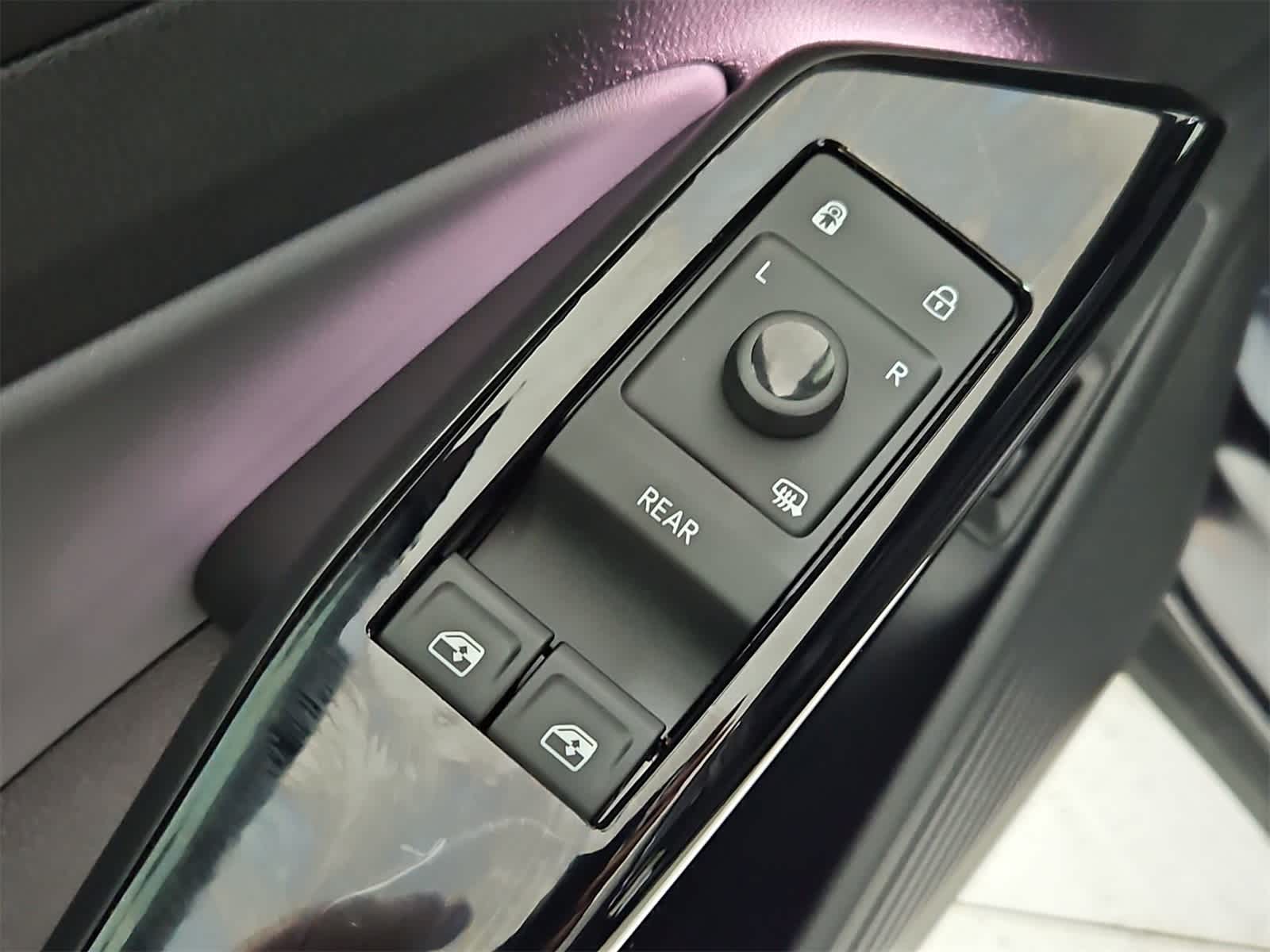 Thumbnail: 2023 Volkswagen ID.4 - 17