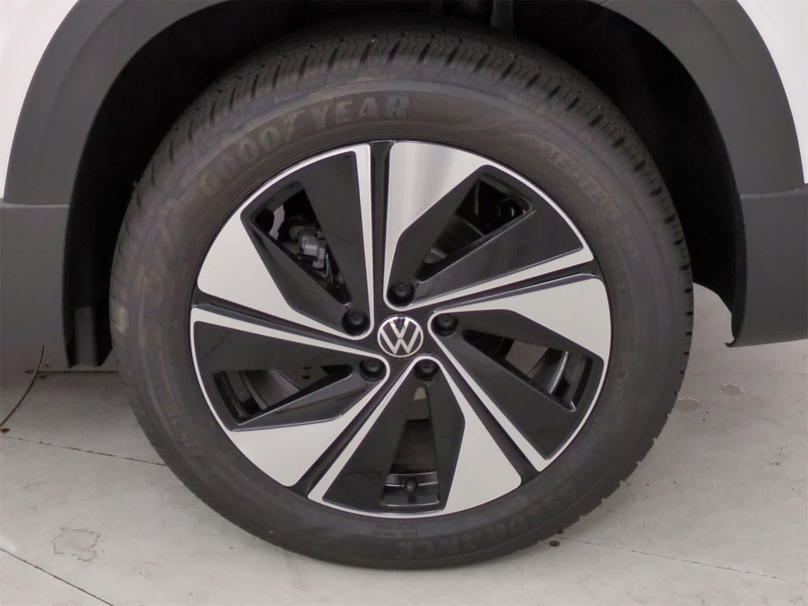 Thumbnail: 2025 Volkswagen Taos - 13