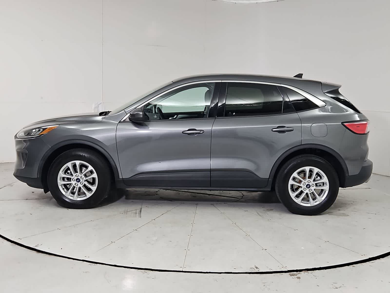 Thumbnail: 2021 Ford Escape - 3