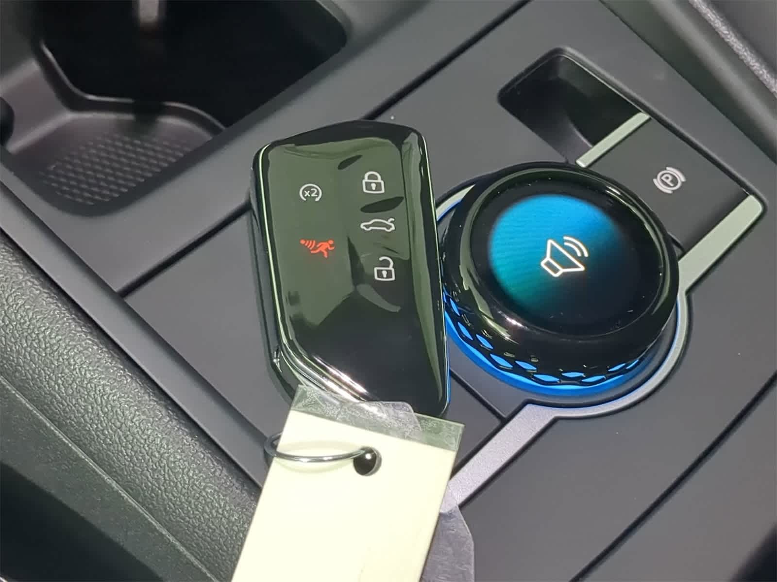 Thumbnail: 2025 Volkswagen Tiguan - 35