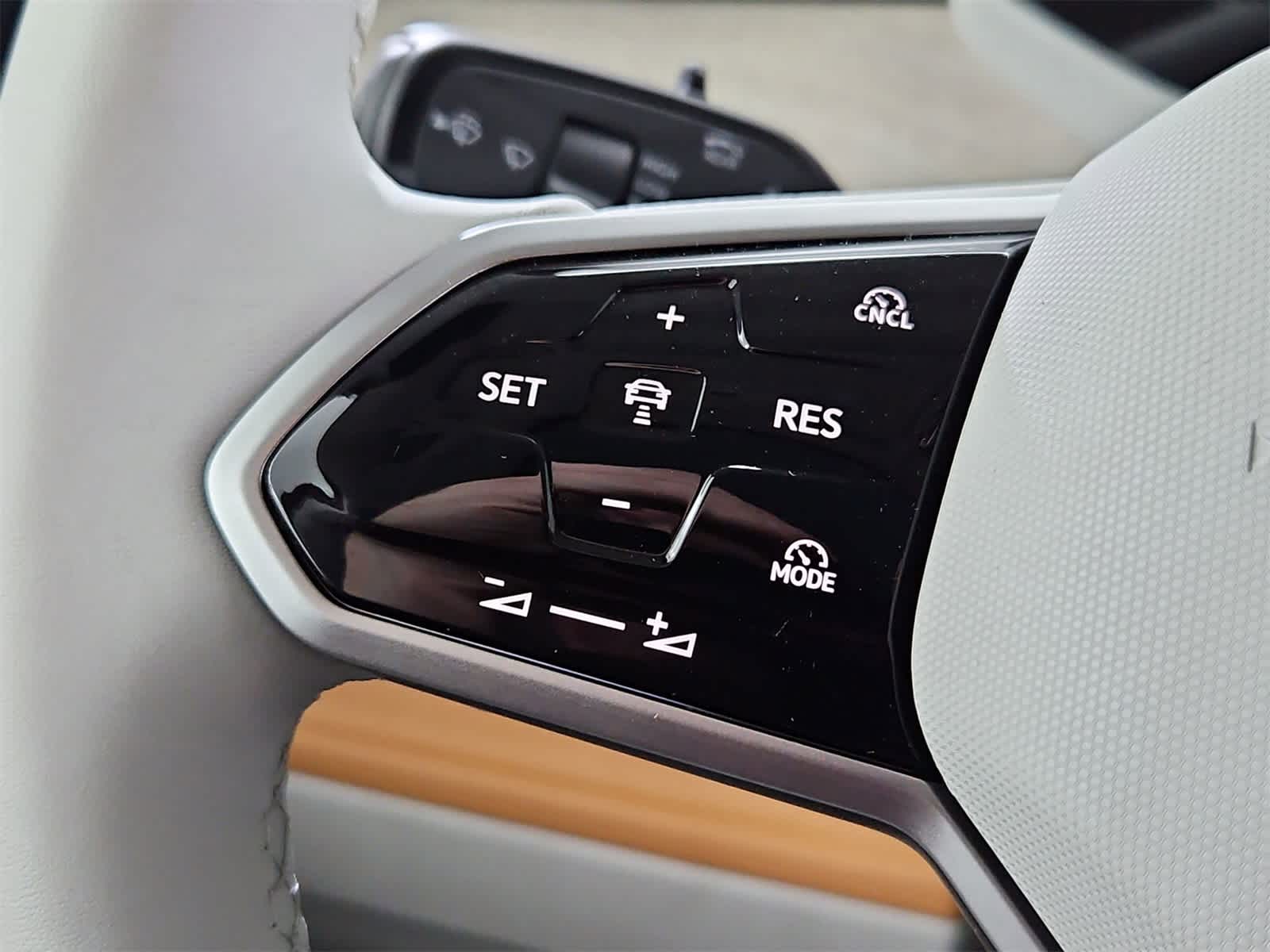 Thumbnail: 2025 Volkswagen ID.Buzz - 25