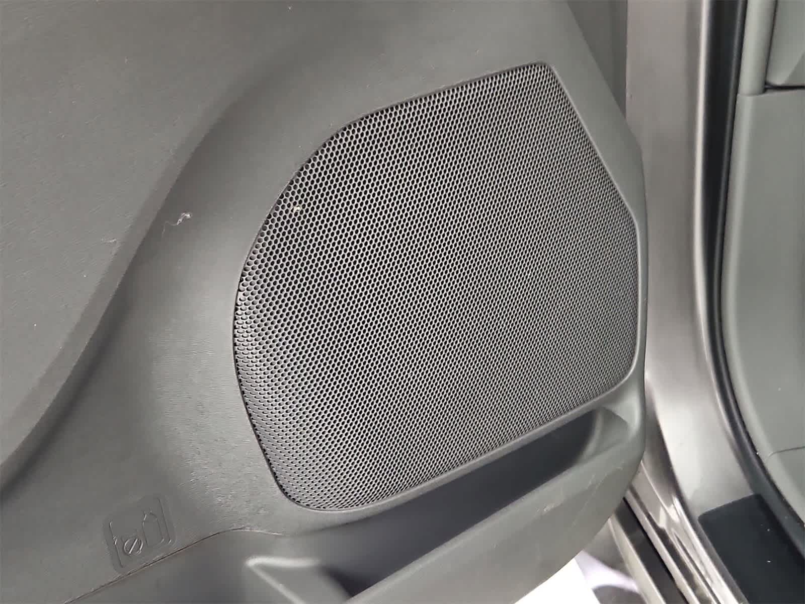 Thumbnail: 2016 Toyota Sienna - 30