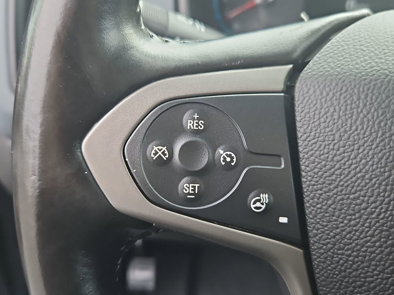 Thumbnail: 2022 Chevrolet Colorado - 23