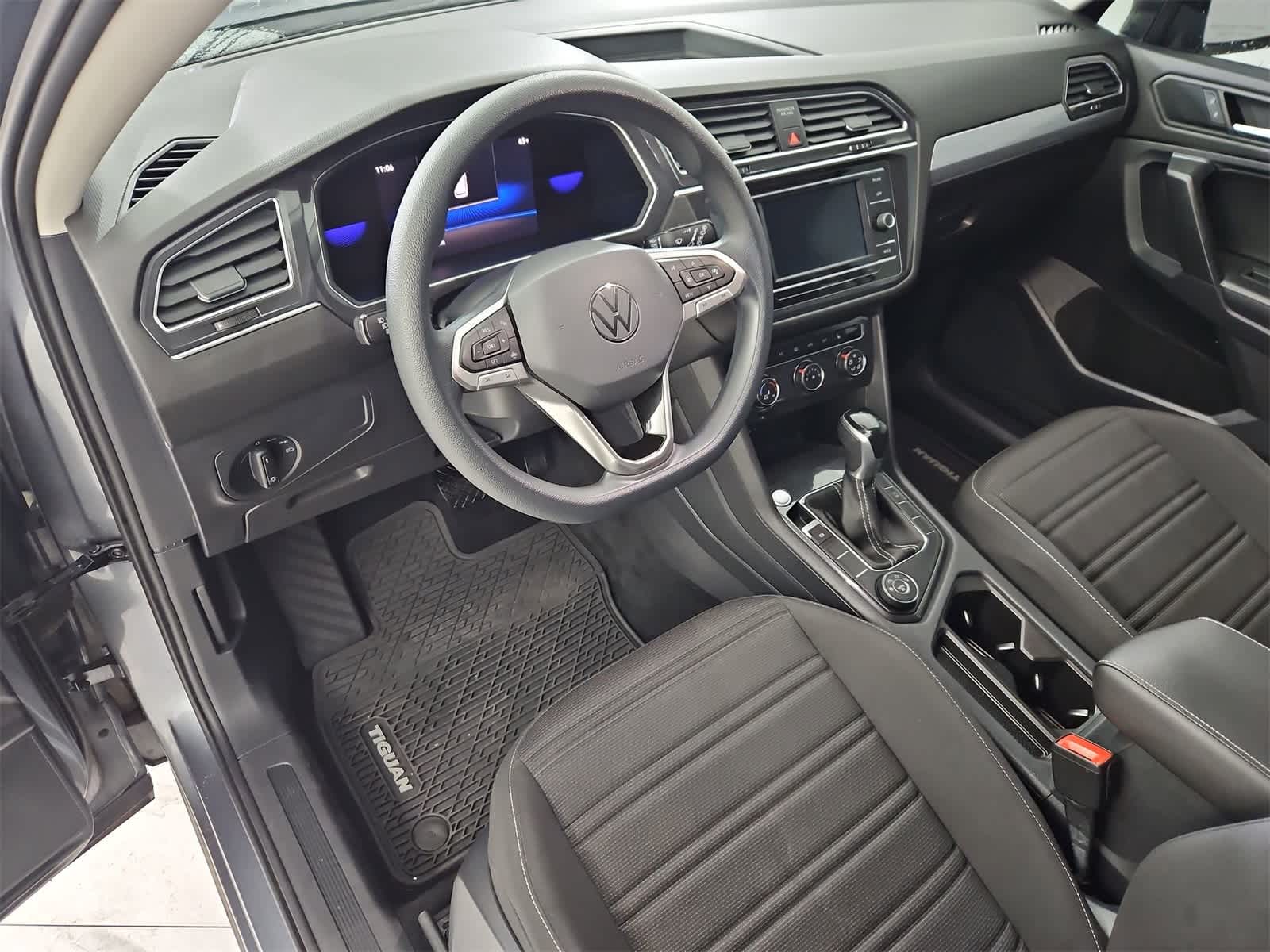 Thumbnail: 2022 Volkswagen Tiguan - 2