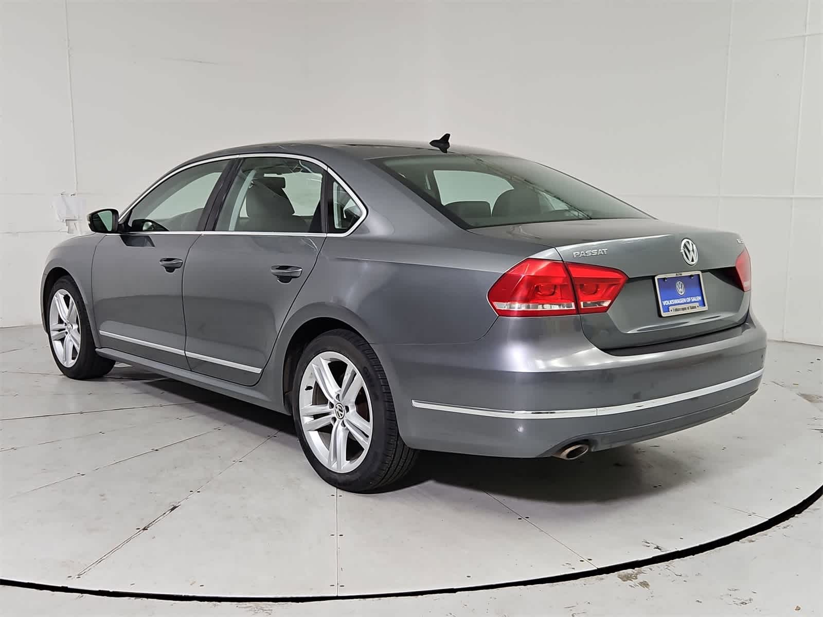 Thumbnail: 2013 Volkswagen Passat - 4