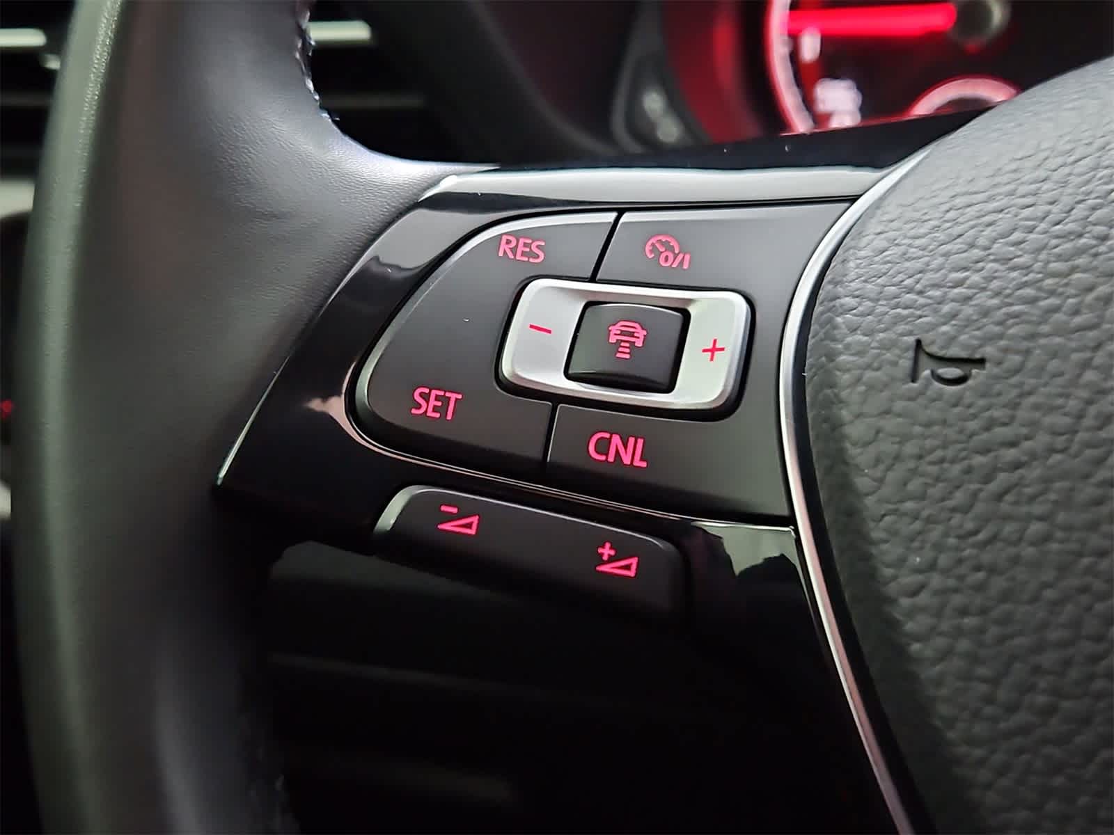 Thumbnail: 2022 Volkswagen Passat - 25