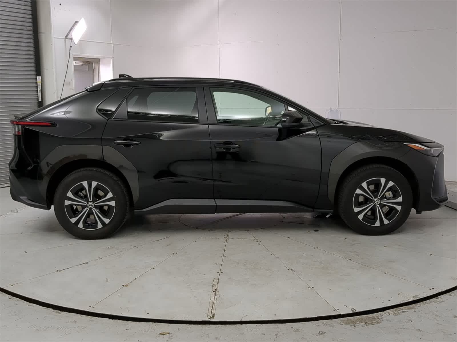 2024 Toyota bZ4X XLE 7