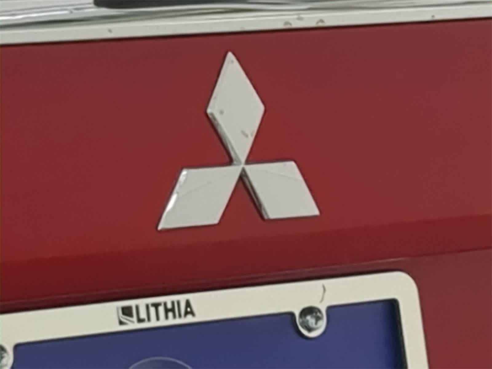 Thumbnail: 2020 Mitsubishi Outlander - 11
