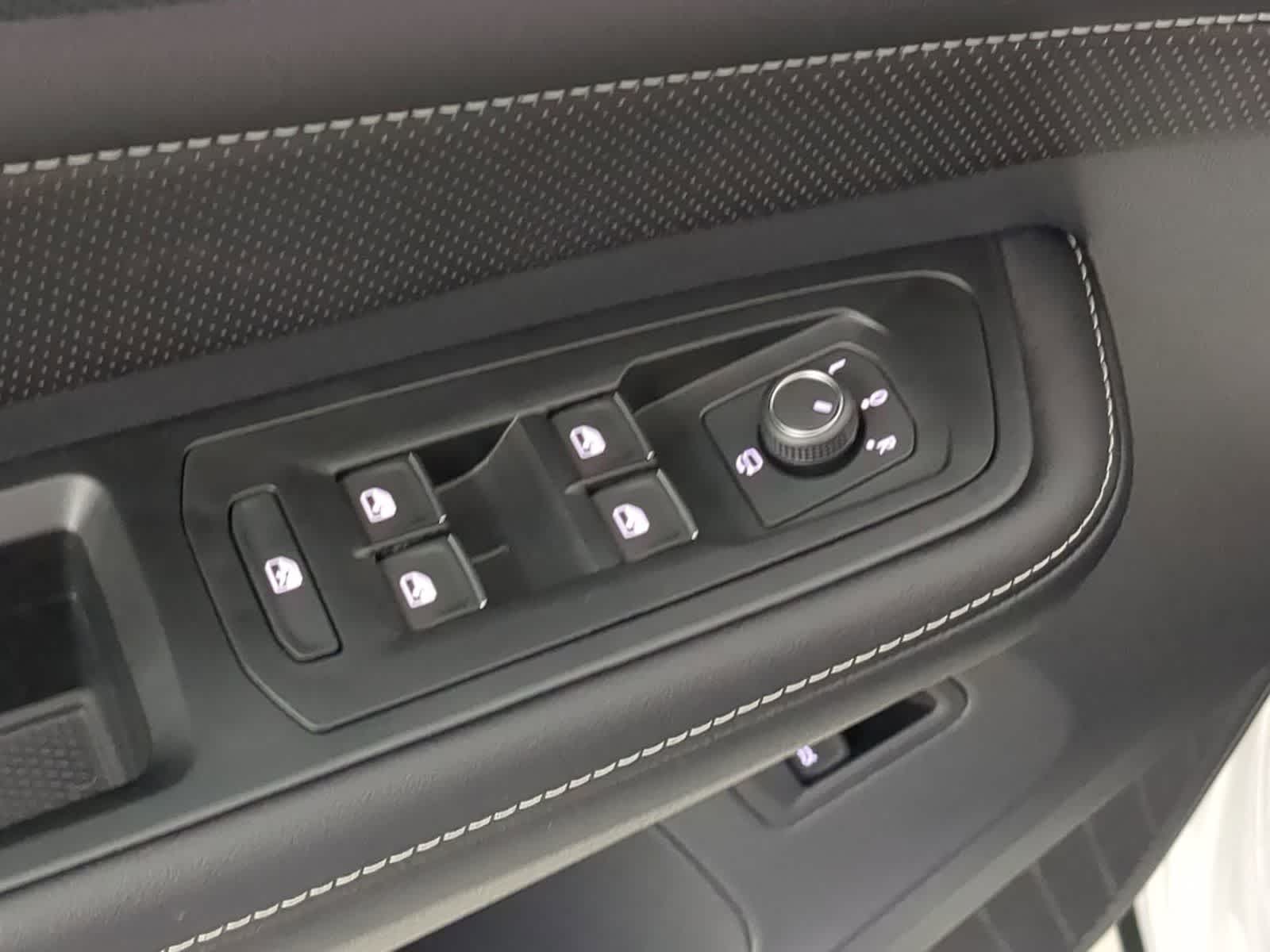 Thumbnail: 2026 Volkswagen Atlas - 16