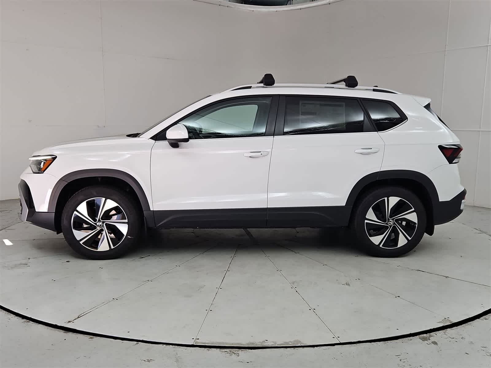2025 Volkswagen Taos SE 3