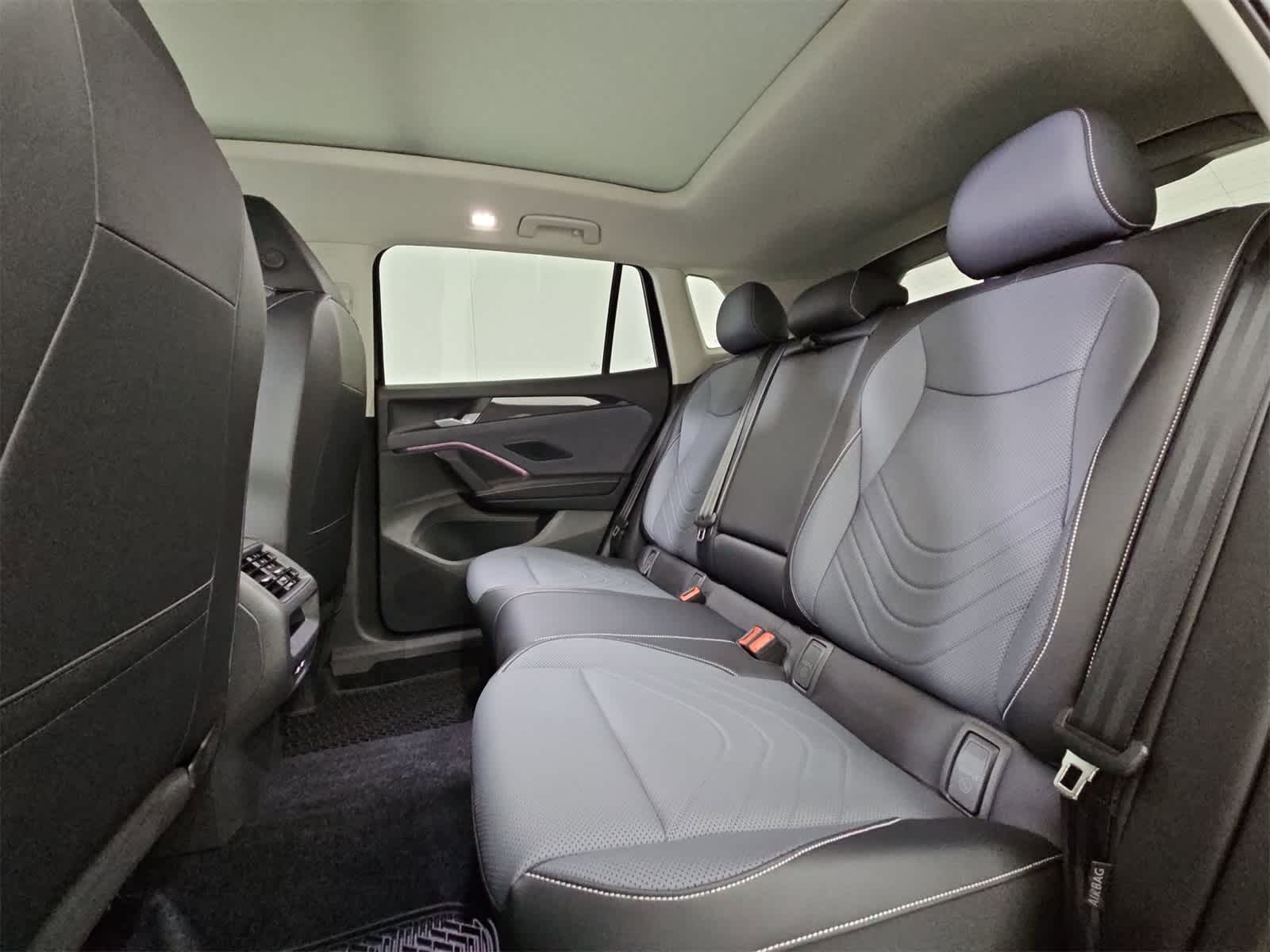 Thumbnail: 2025 Volkswagen Tiguan - 20