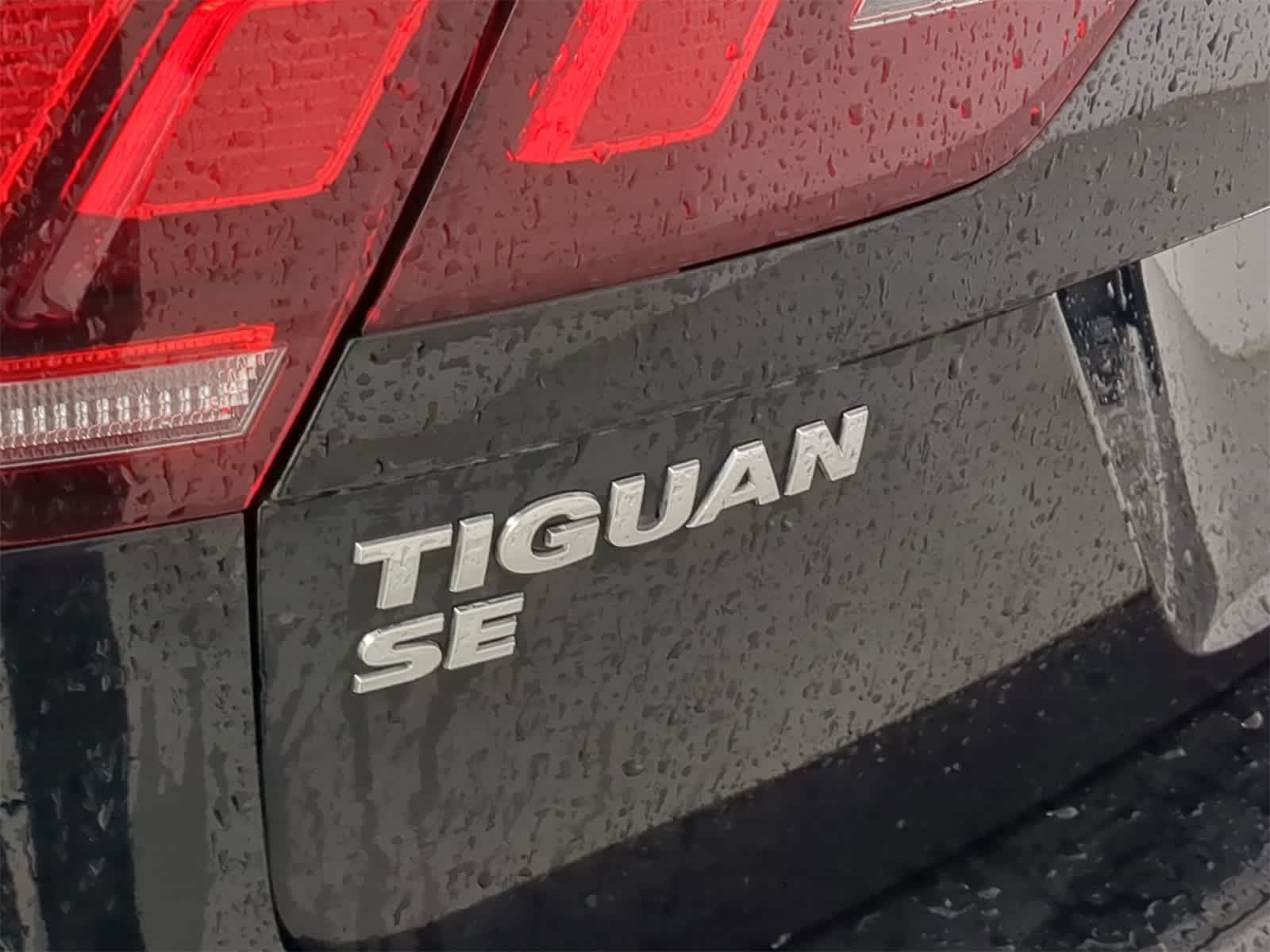 Thumbnail: 2020 Volkswagen Tiguan - 11