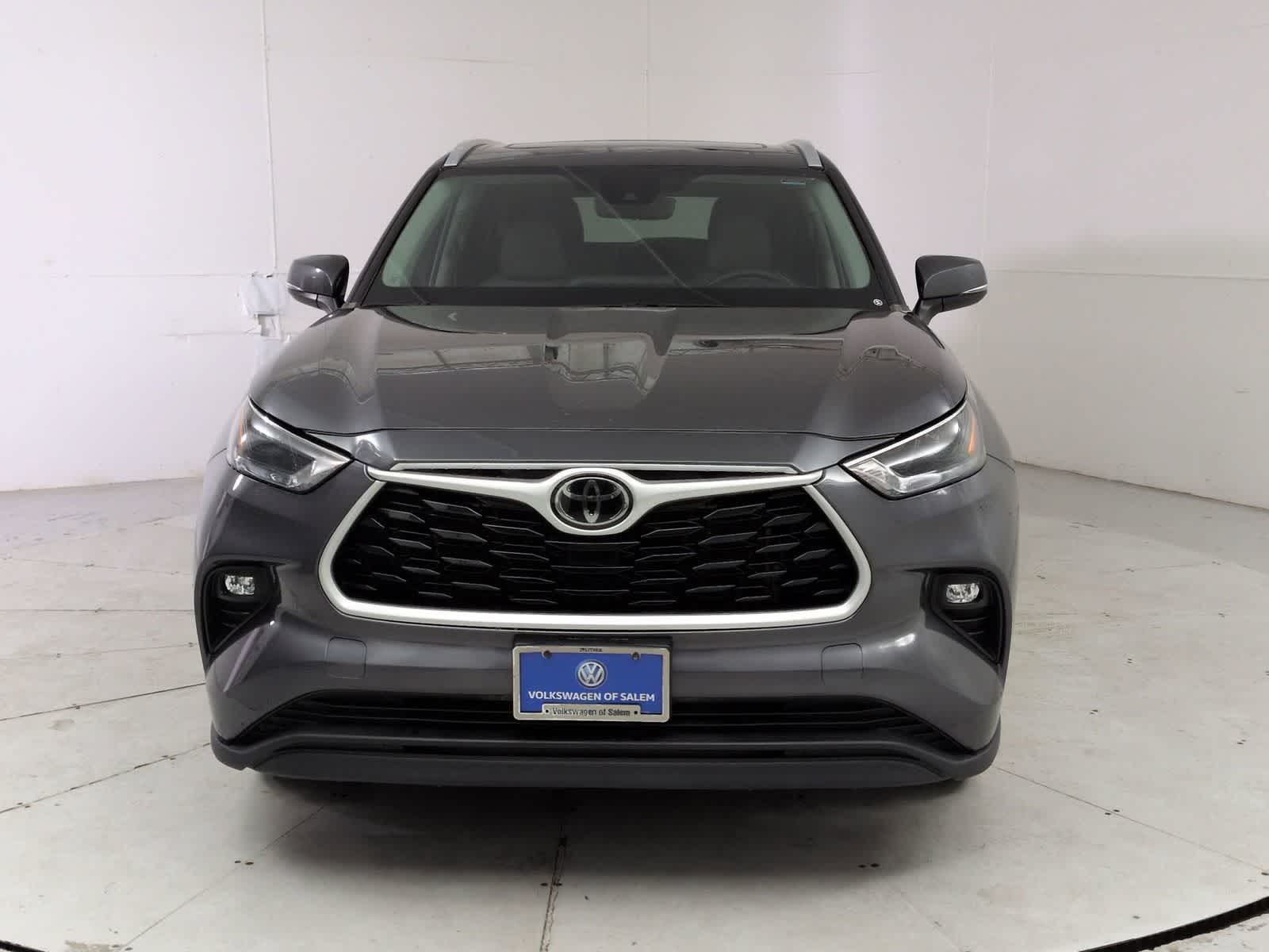 Thumbnail: 2023 Toyota Highlander - 9