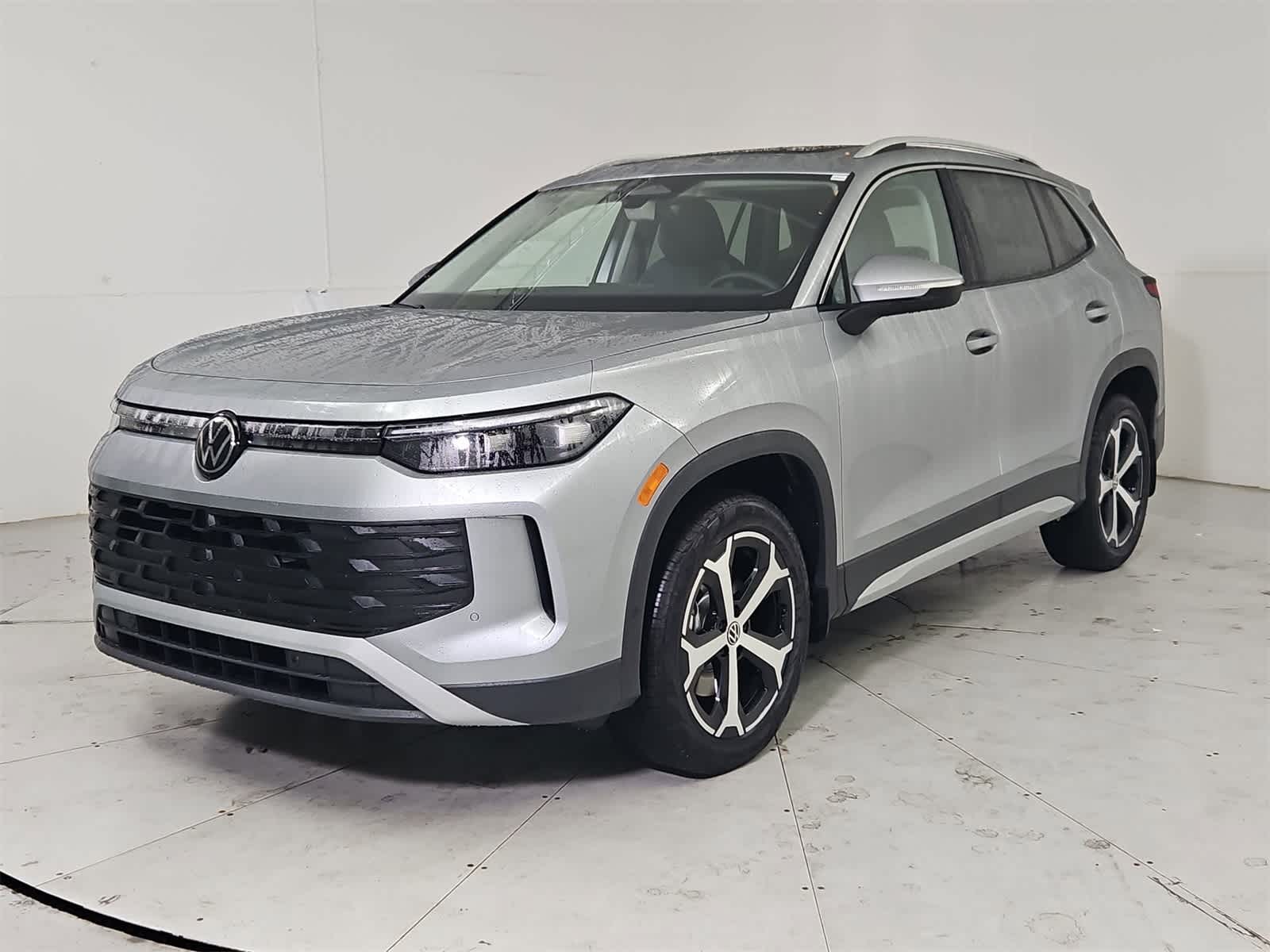 Thumbnail: 2025 Volkswagen Tiguan - 1