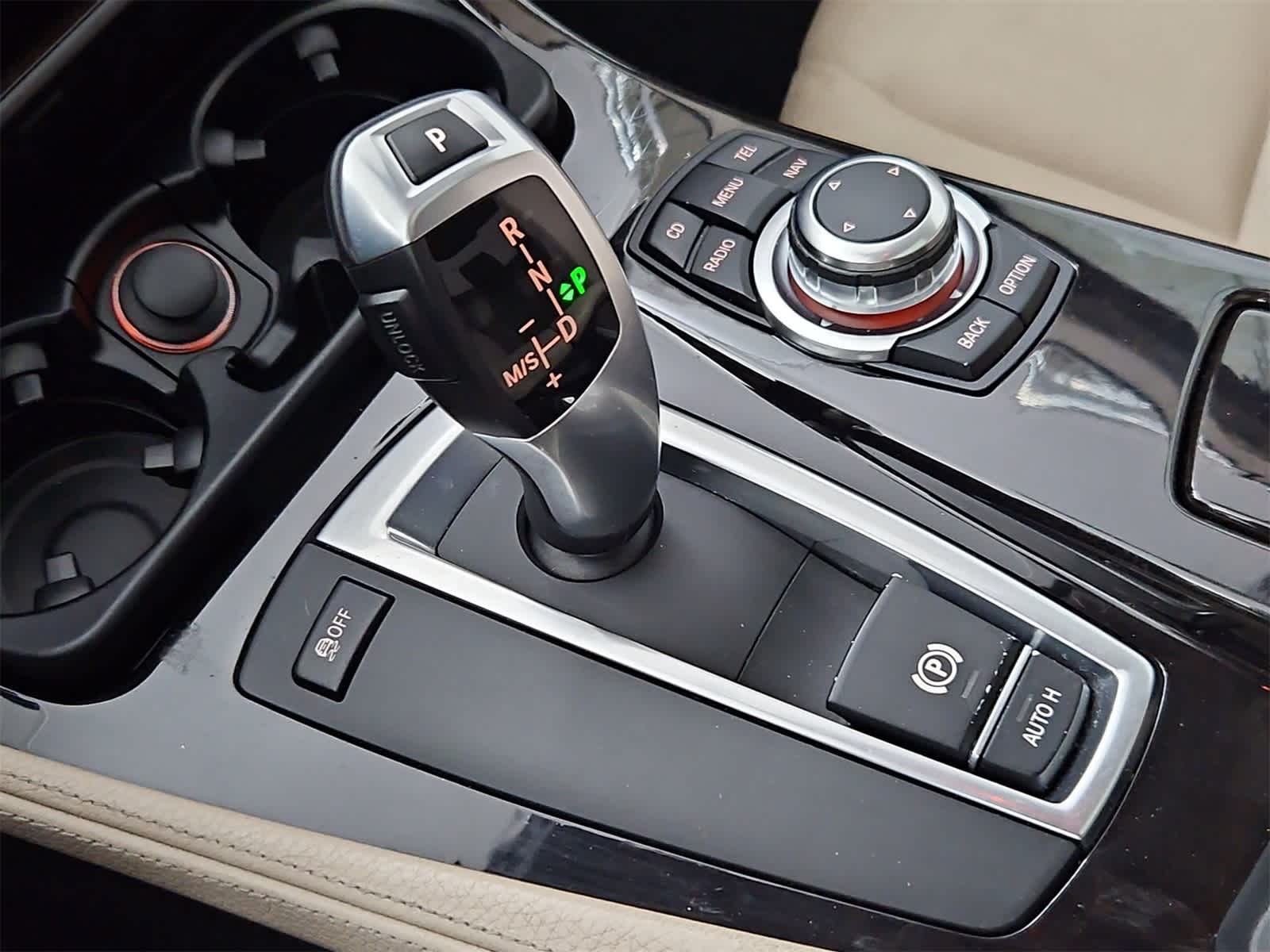 Thumbnail: 2011 BMW 5 Series - 34