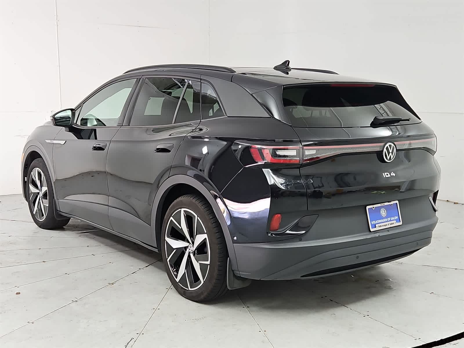 Thumbnail: 2023 Volkswagen ID.4 - 4