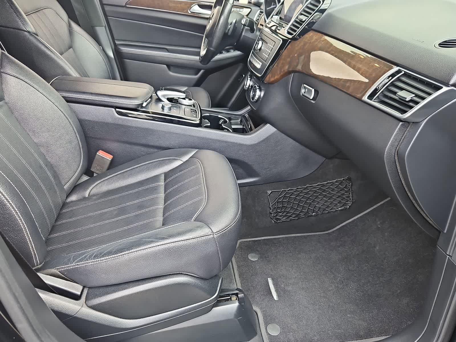 Thumbnail: 2016 Mercedes-Benz GLE - 21