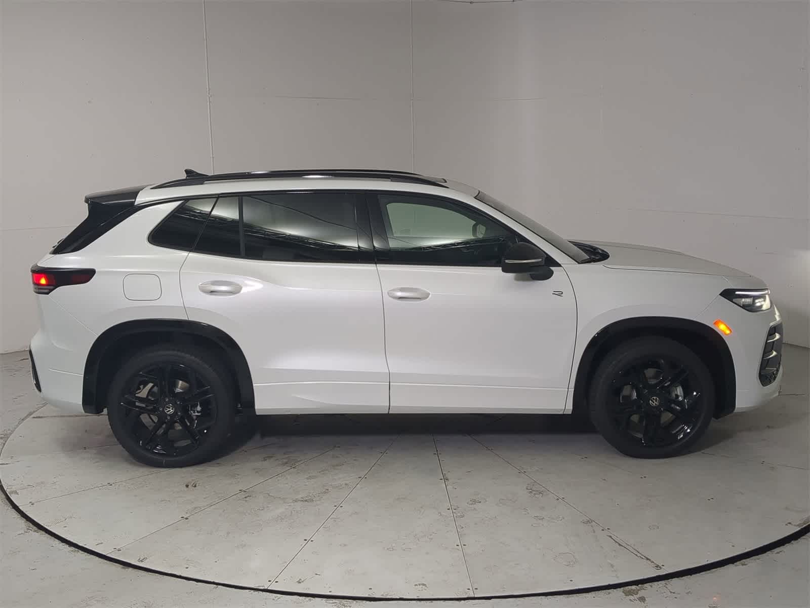 Thumbnail: 2025 Volkswagen Tiguan - 7