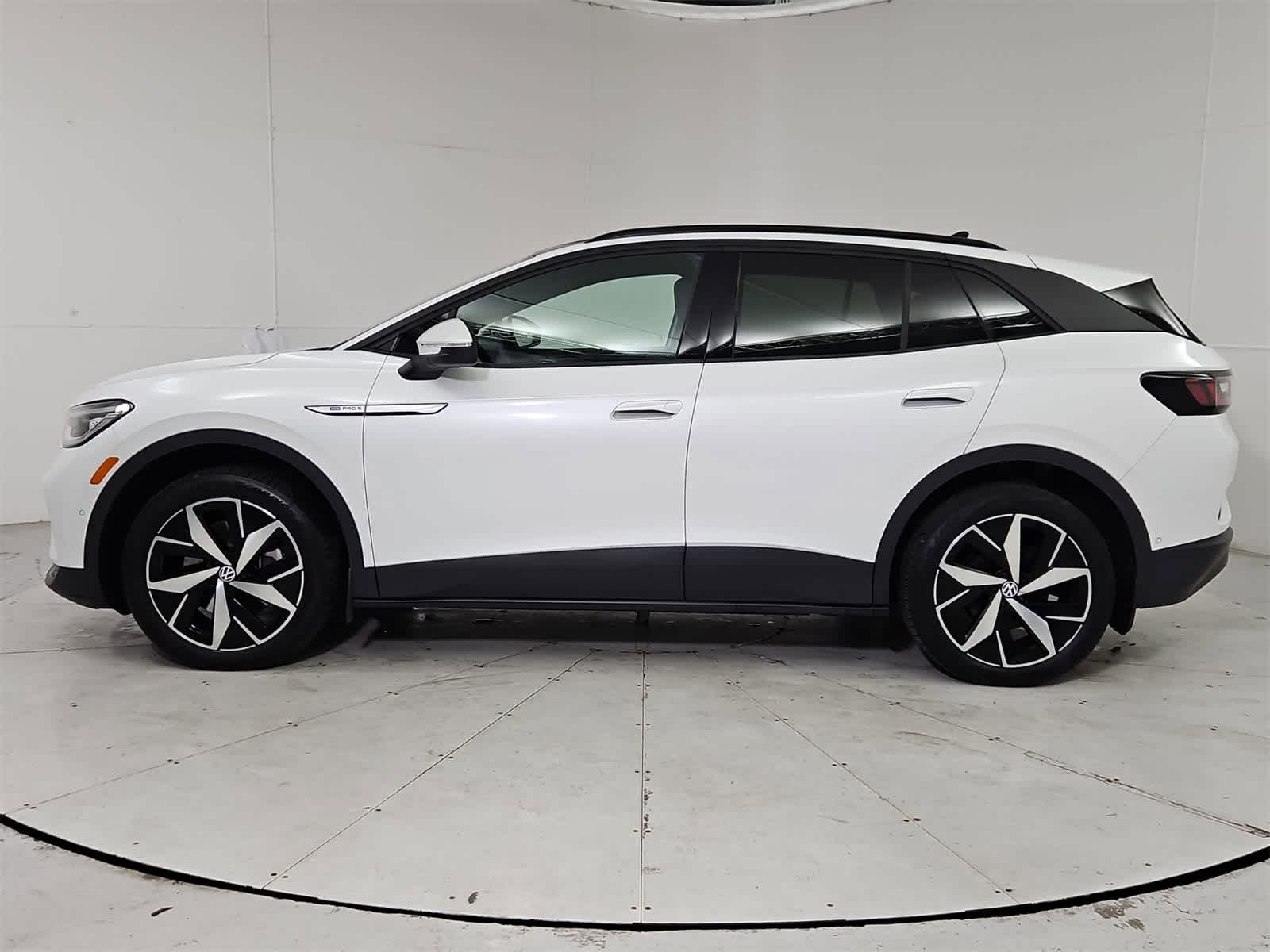 Thumbnail: 2023 Volkswagen ID.4 - 3