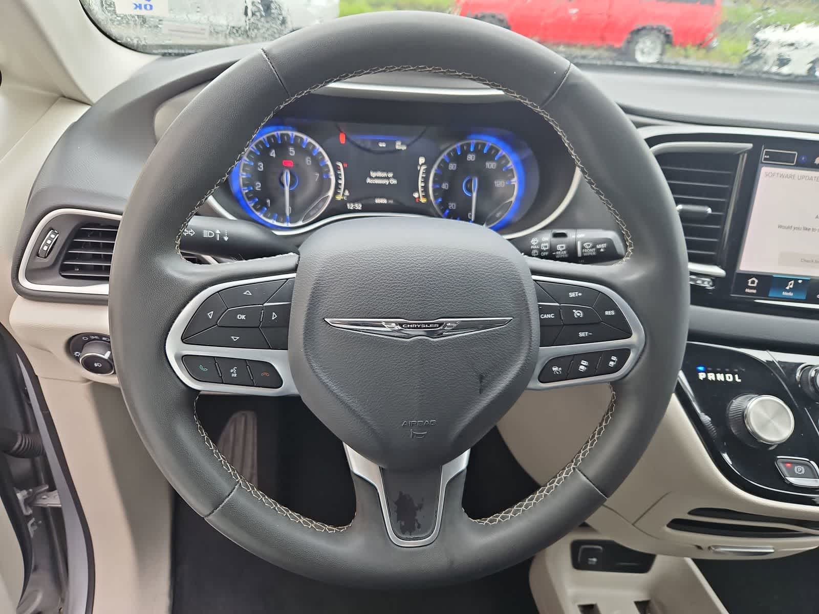 Thumbnail: 2023 Chrysler Pacifica - 22