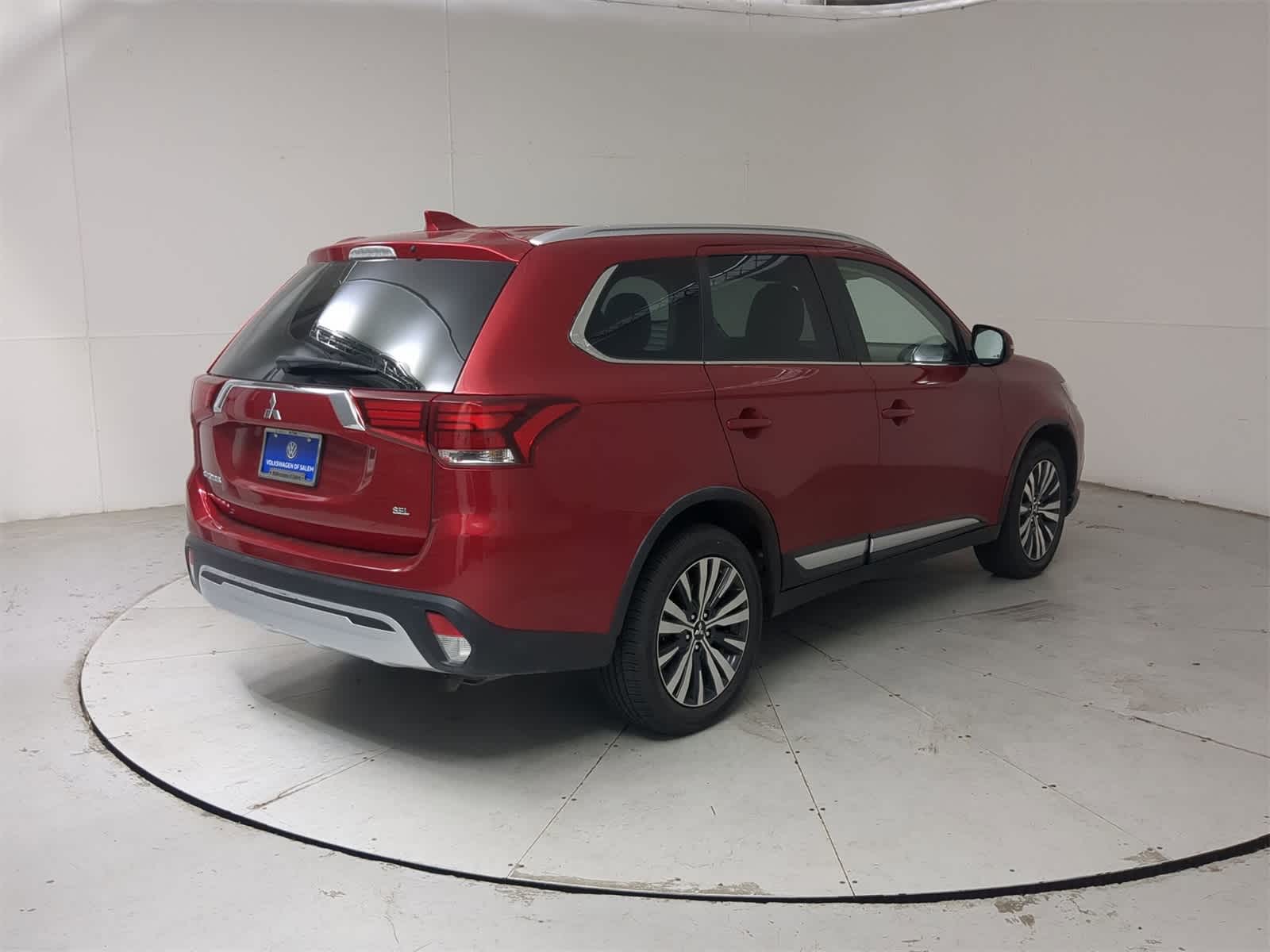 Thumbnail: 2020 Mitsubishi Outlander - 6