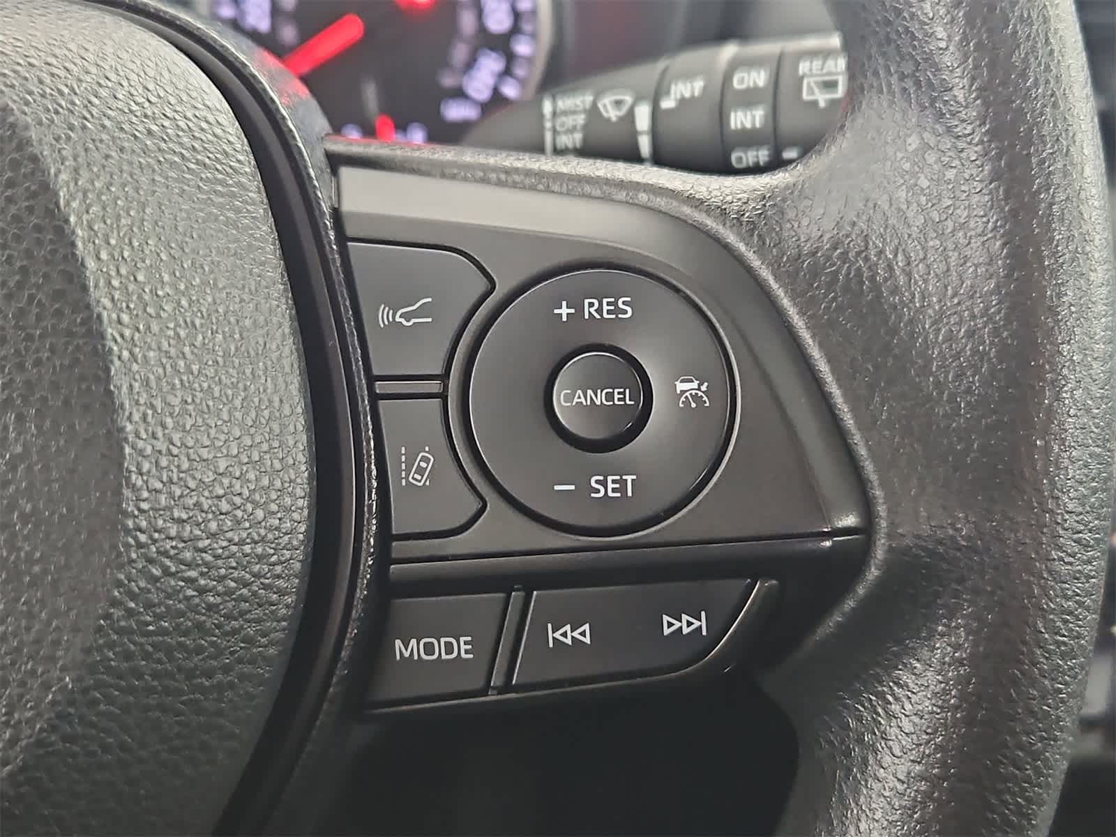 Thumbnail: 2020 Toyota RAV4 - 24