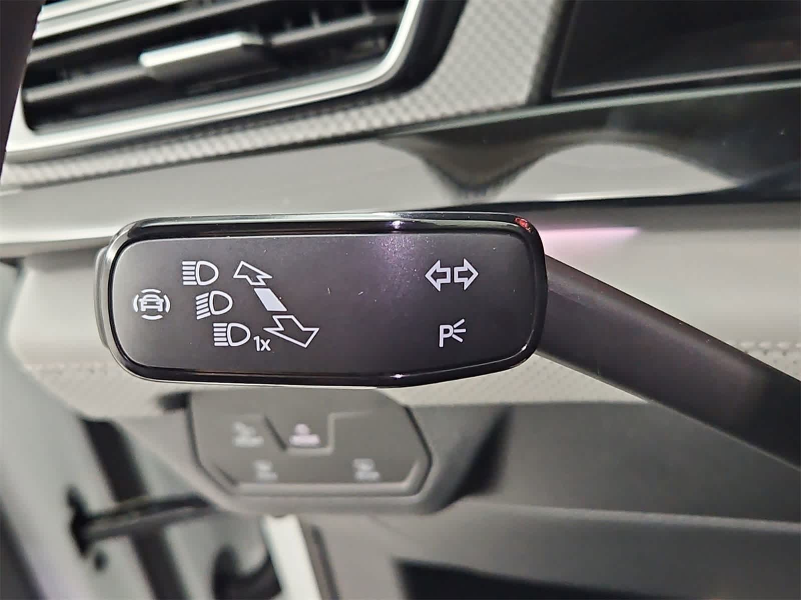 Thumbnail: 2025 Volkswagen Atlas - 27