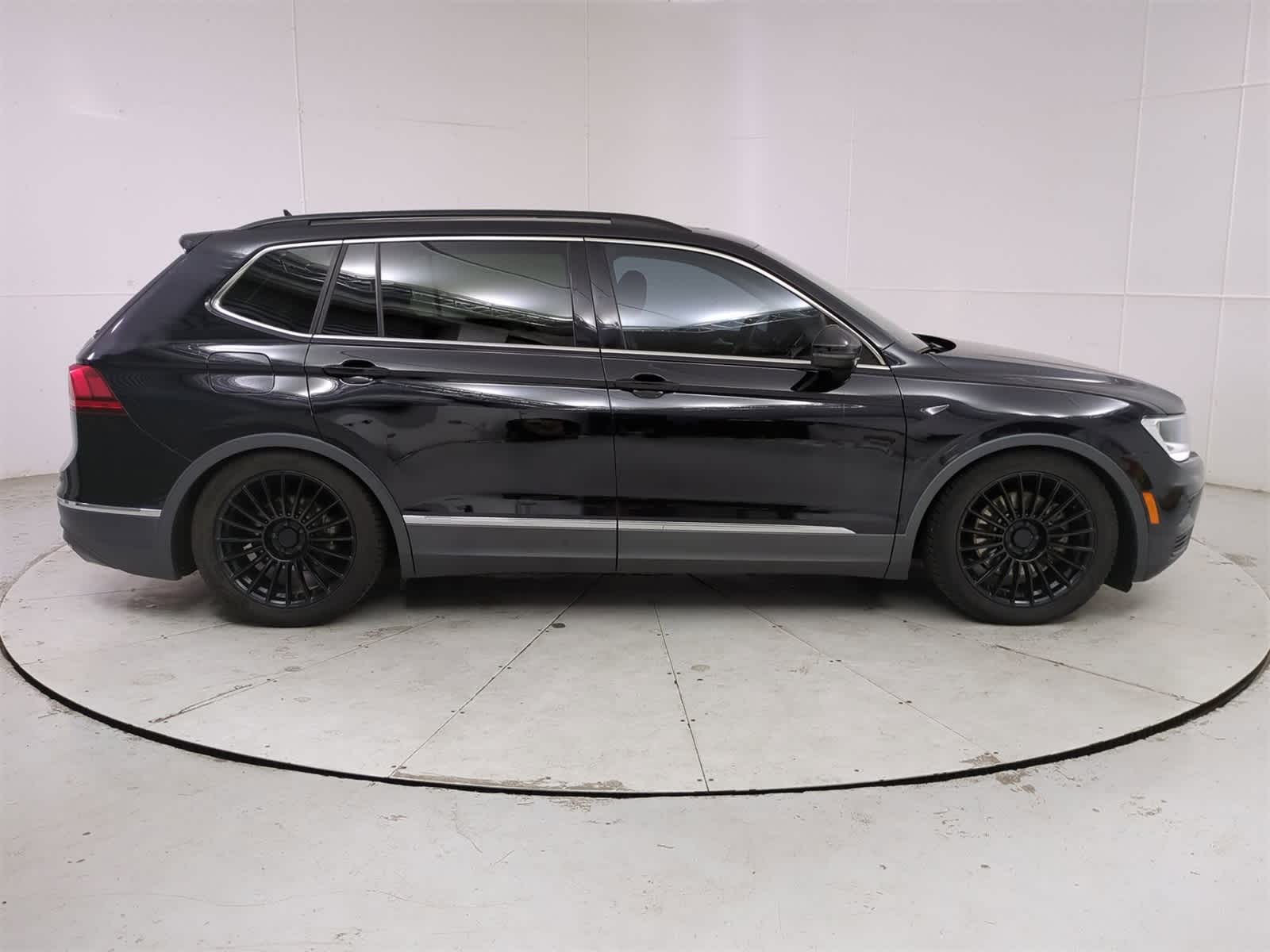 Thumbnail: 2020 Volkswagen Tiguan - 6