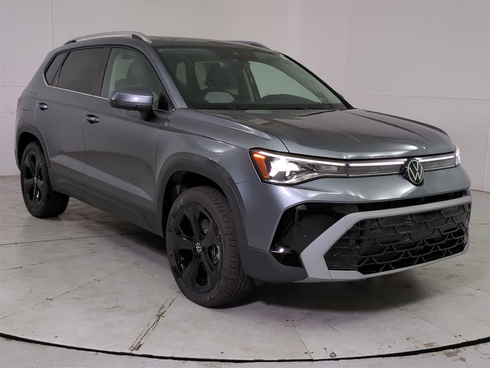 Thumbnail: 2025 Volkswagen Taos - 8